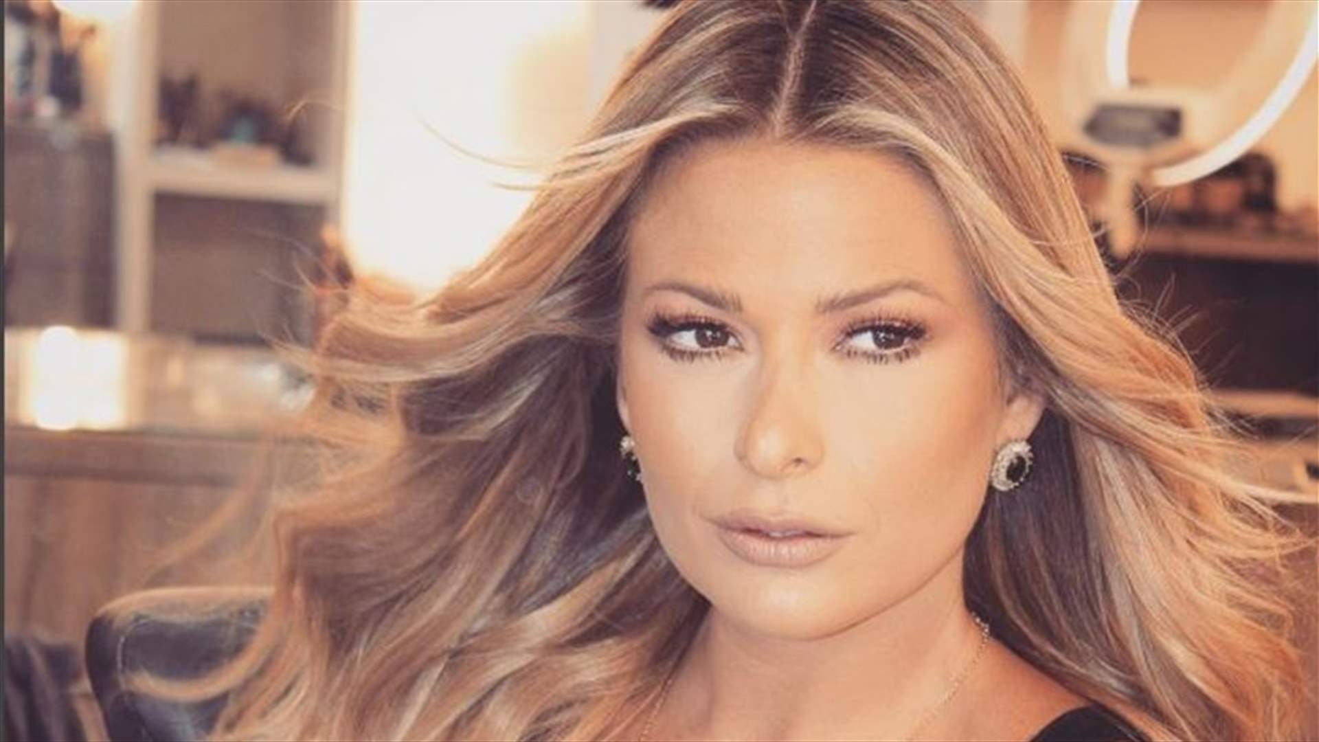 فيديو عفوي لباميلا الكيك من داخل سيارتها...
