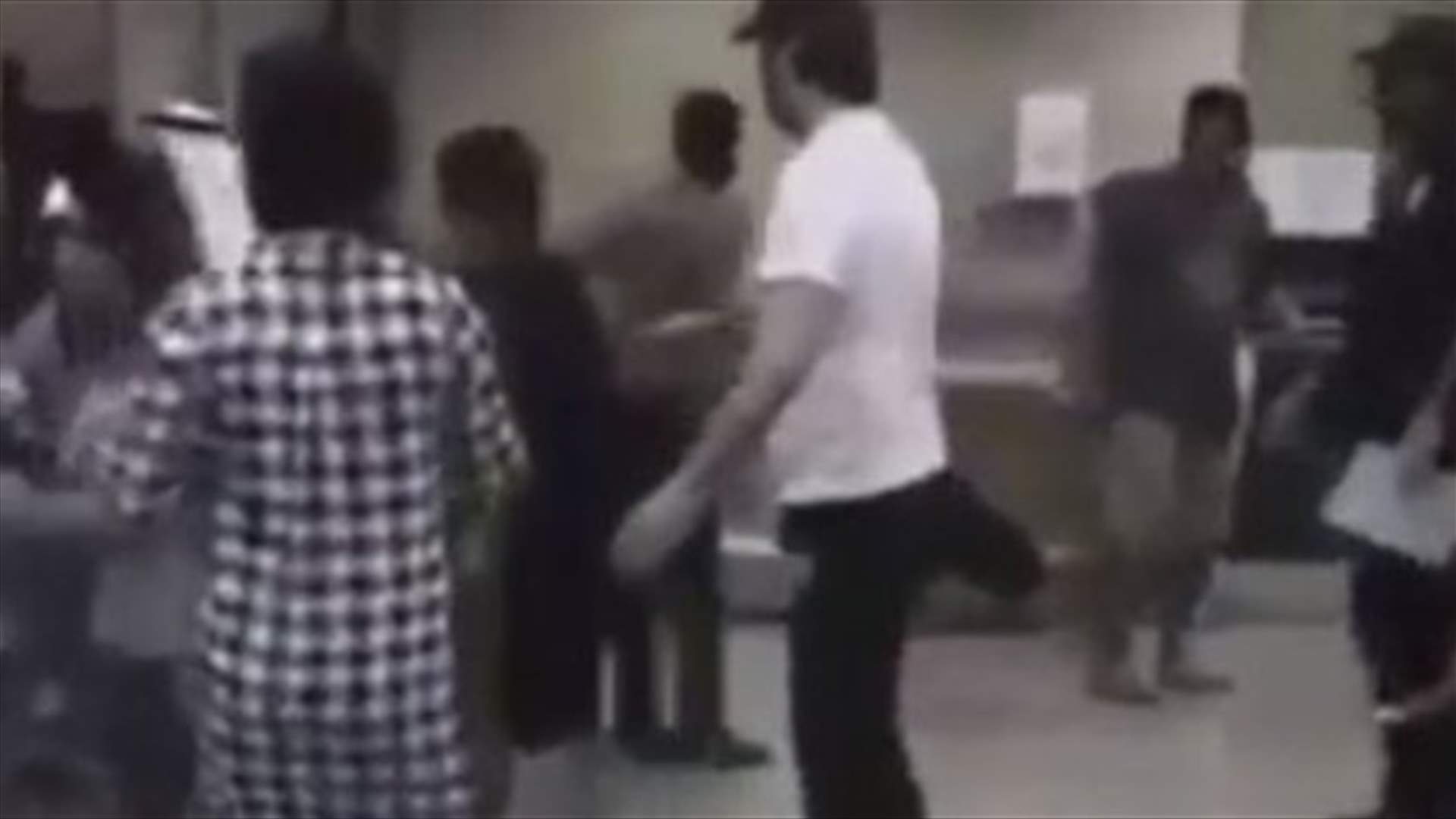 بالفيديو- مشاجرة نسائية عنيفة في مستشفى في الكويت... كيف انتهى الأمر؟