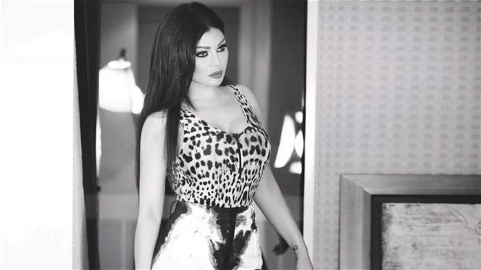 صور وشم هيفا وهبي الجديد.. هل إرتبطت بحبّها الأبدي؟