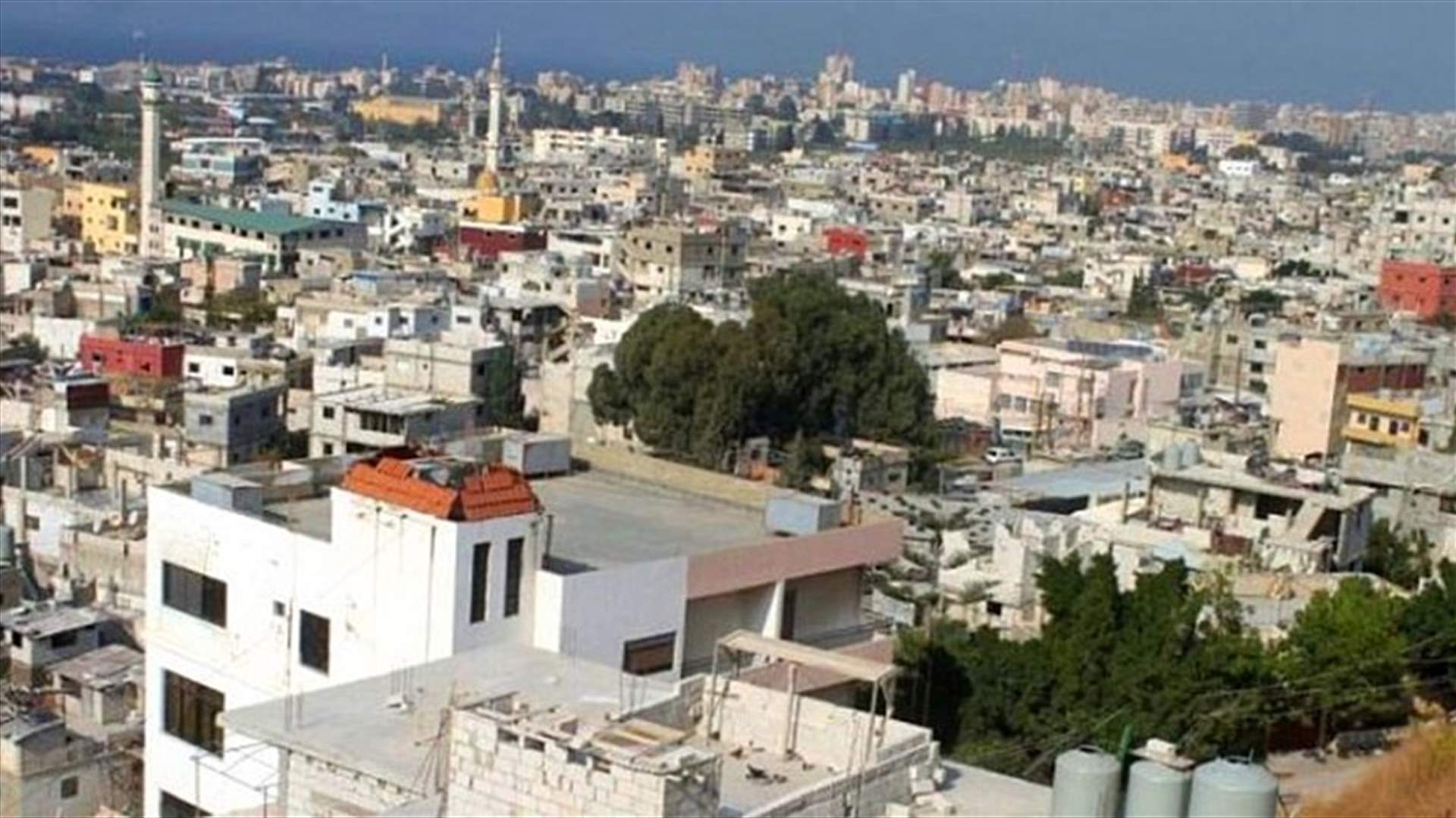 اشكال في مخيم عين الحلوة واطلاق نار...