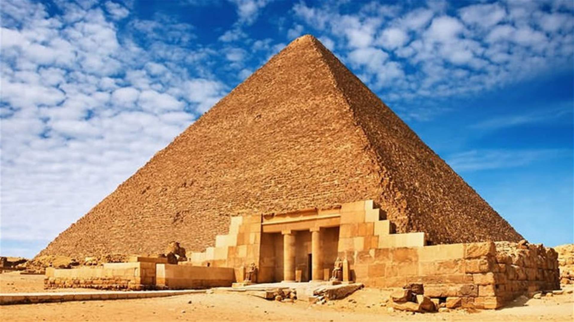 علماء يكتشفون تجويفاً ضخماً في هرم خوفو