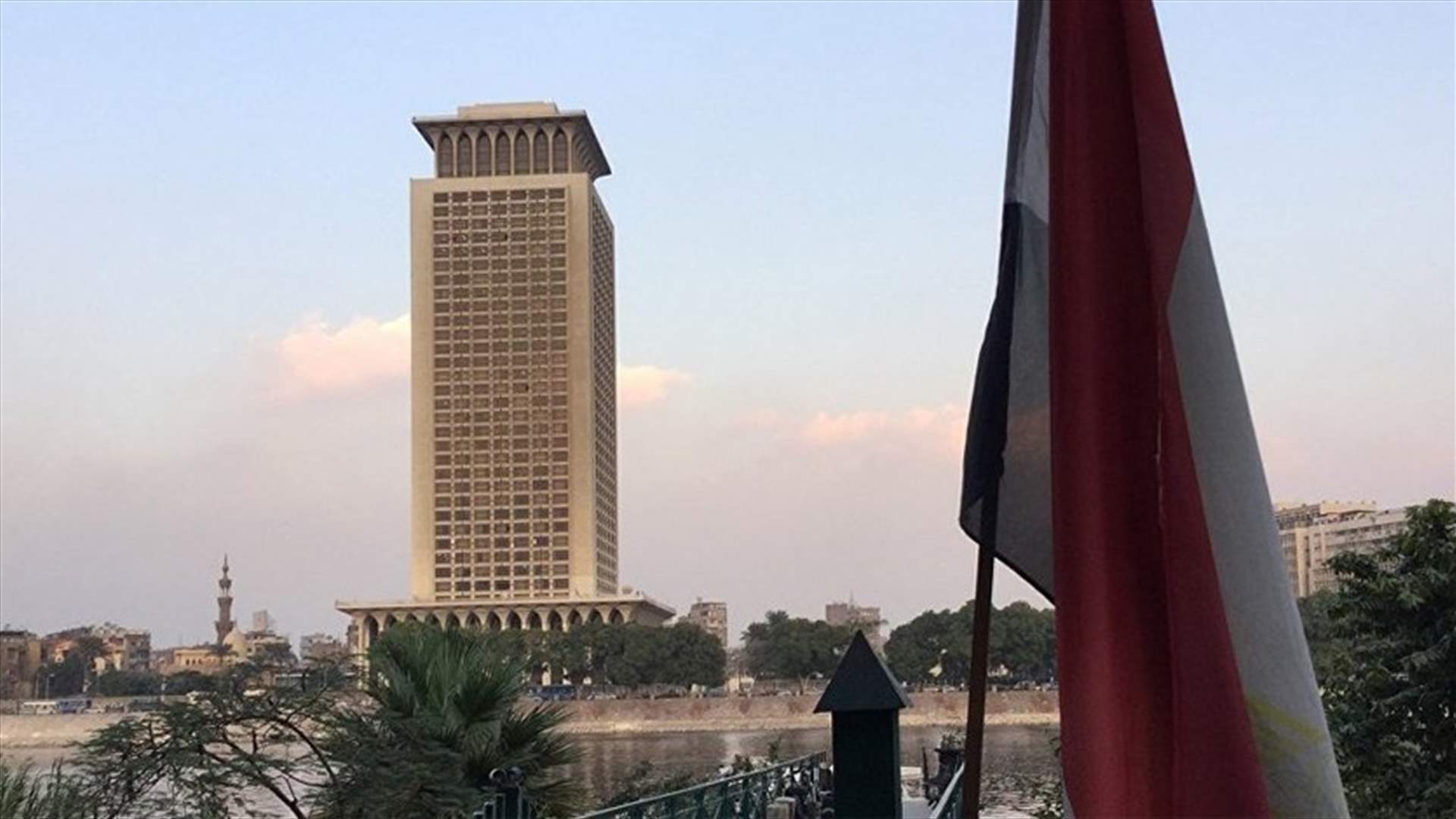 مصر تستدعي سفراء خمس دول أجنبية...