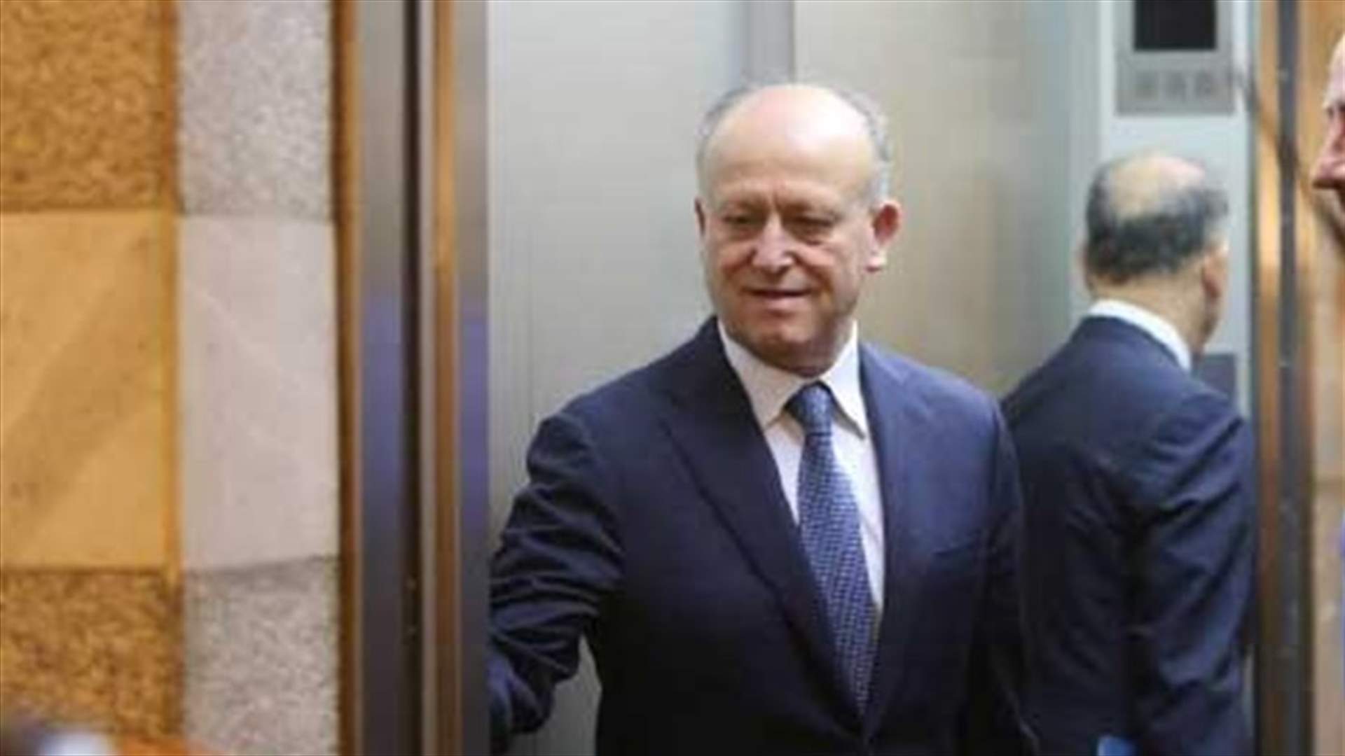 السعودية لريفي: لا تهاجم الحريري