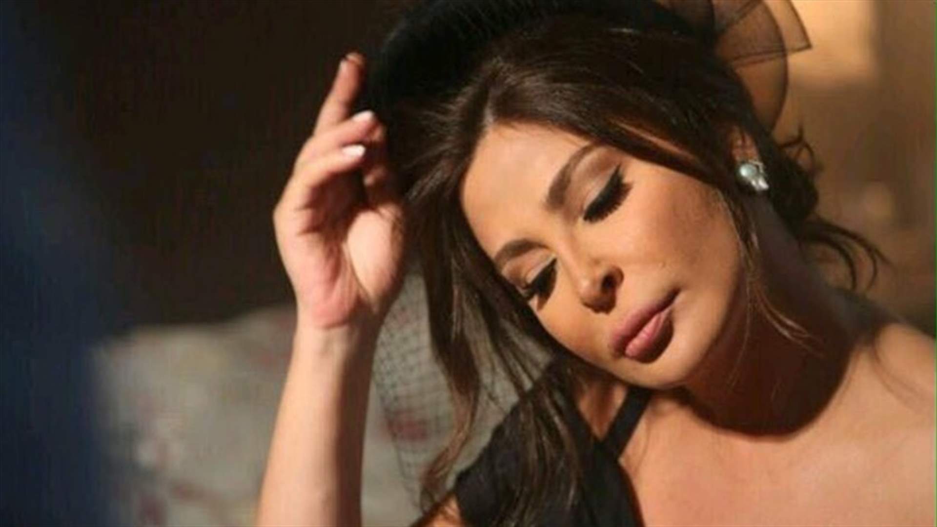 بالصور- اليسا تتحضّر لاستقبال عيد الميلاد في منزلها!