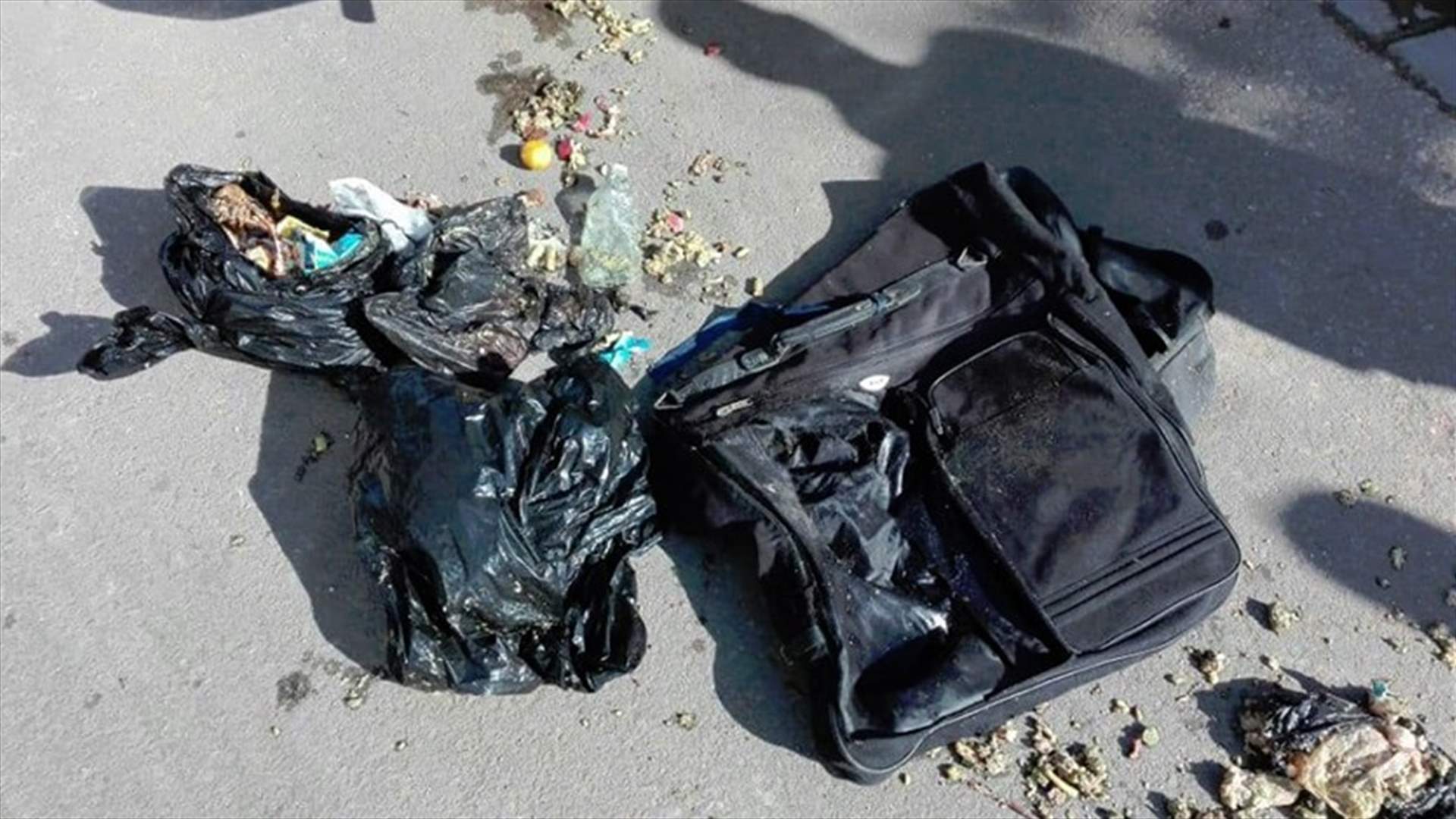 الاشتباه بحقيبة على طريق المطار