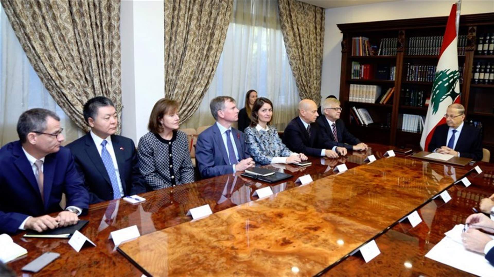 Aoun meets with delegation of International Support Group for Lebanon
