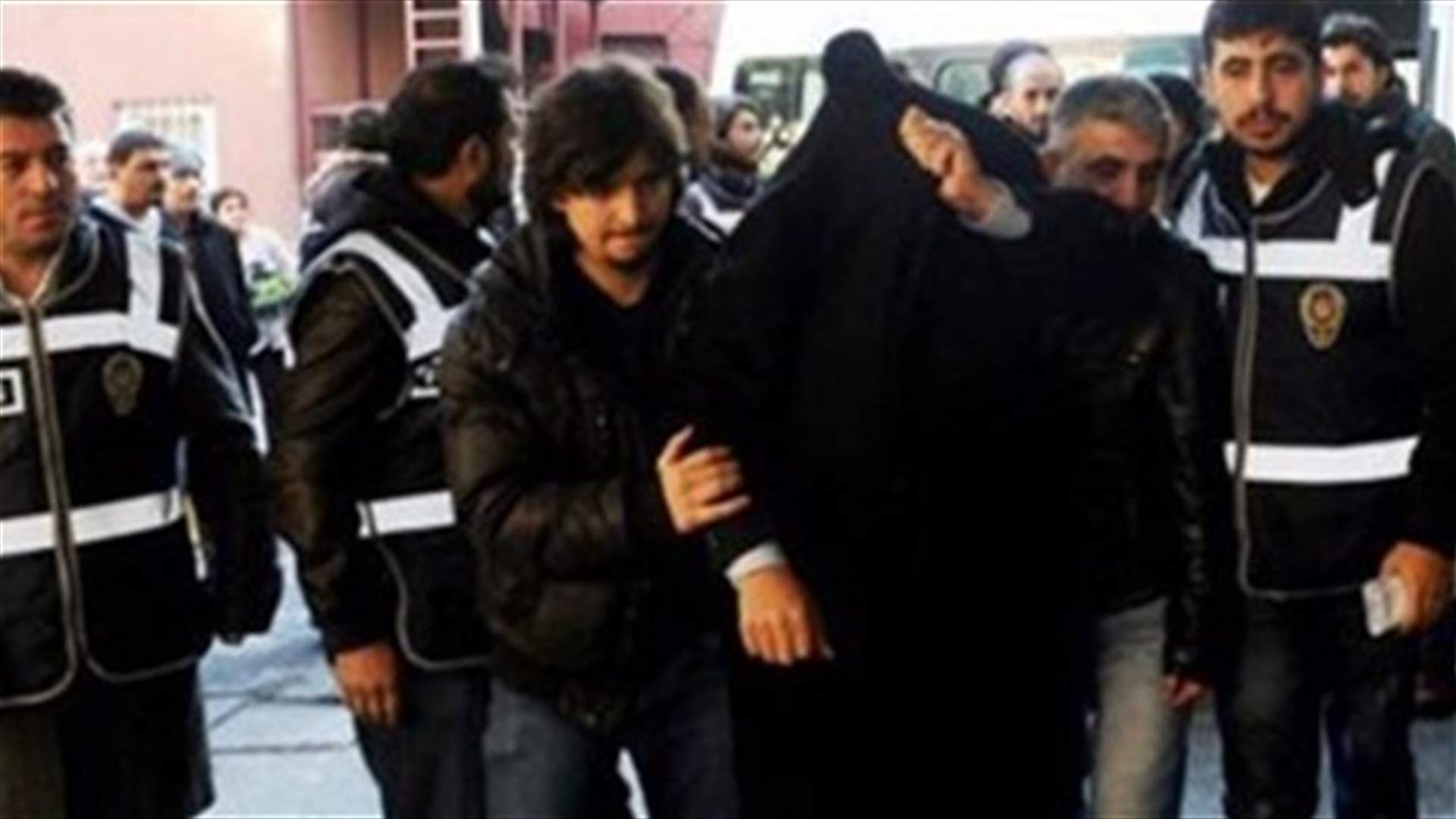 Turkey detains 100 Islamic State suspects - Anadolu agency