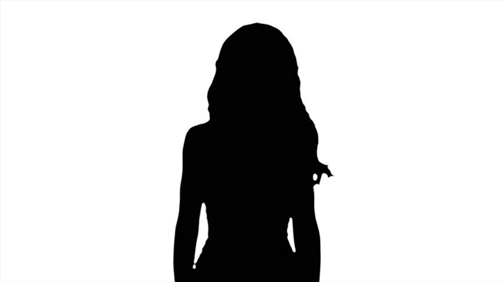 بالفيديو- مشهد تمثيلي يتسبب باحتراق شعر نجمة عربية ويدفعها إلى حلقه!