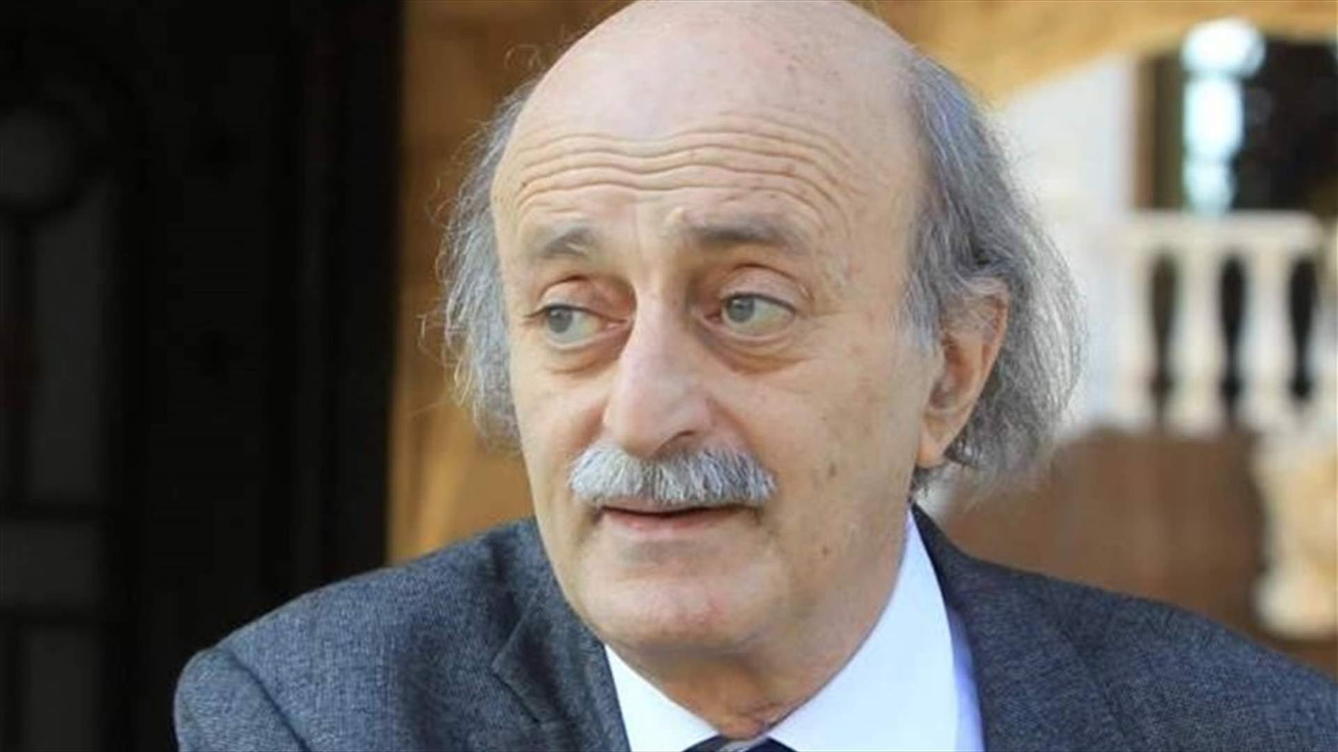 جنبلاط يغرد عن "الابن البار سعد رفيق الحريري"...ويحذف!