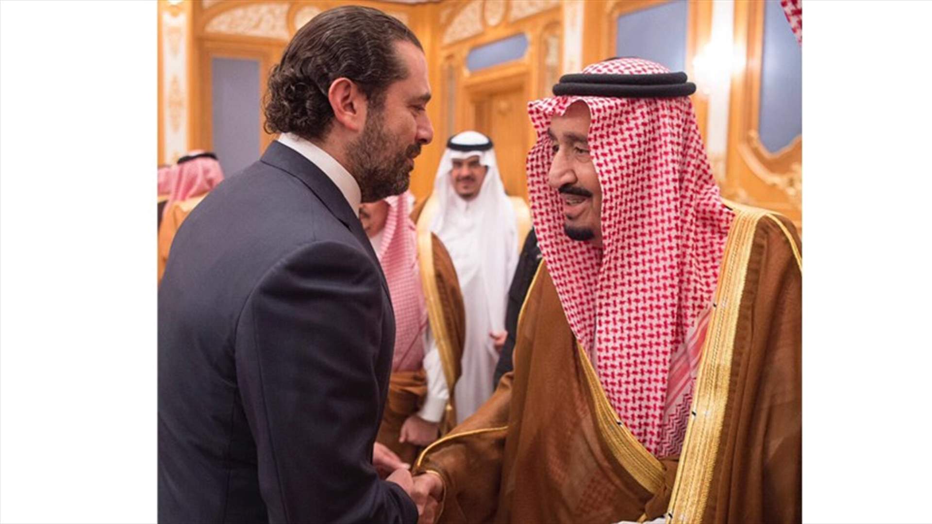 بالصورة - الحريري يستقبل العاهل السعودي