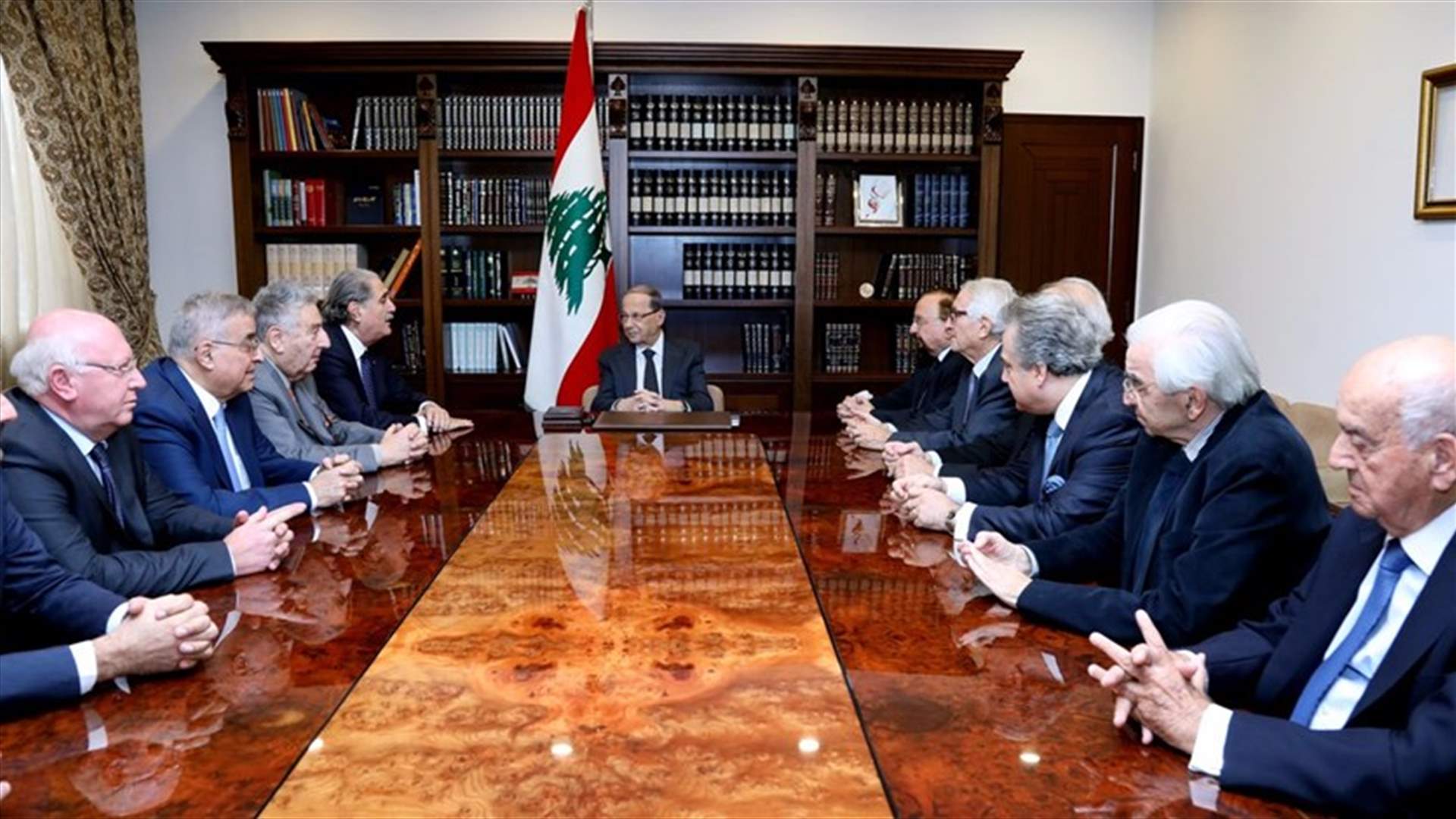 عون مرتاح بانتظار عودة الحريري مع عائلته...