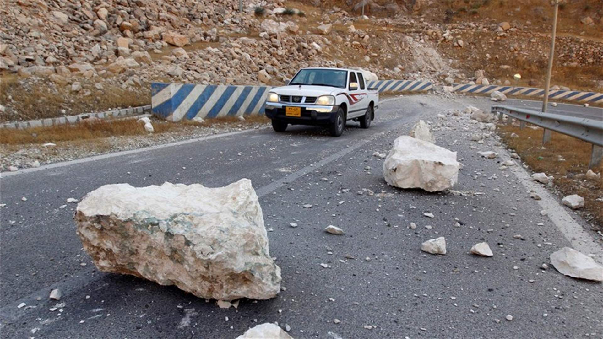 مأساة زلزال إيران مستمرة... وارتفاع في محصلة الضحايا