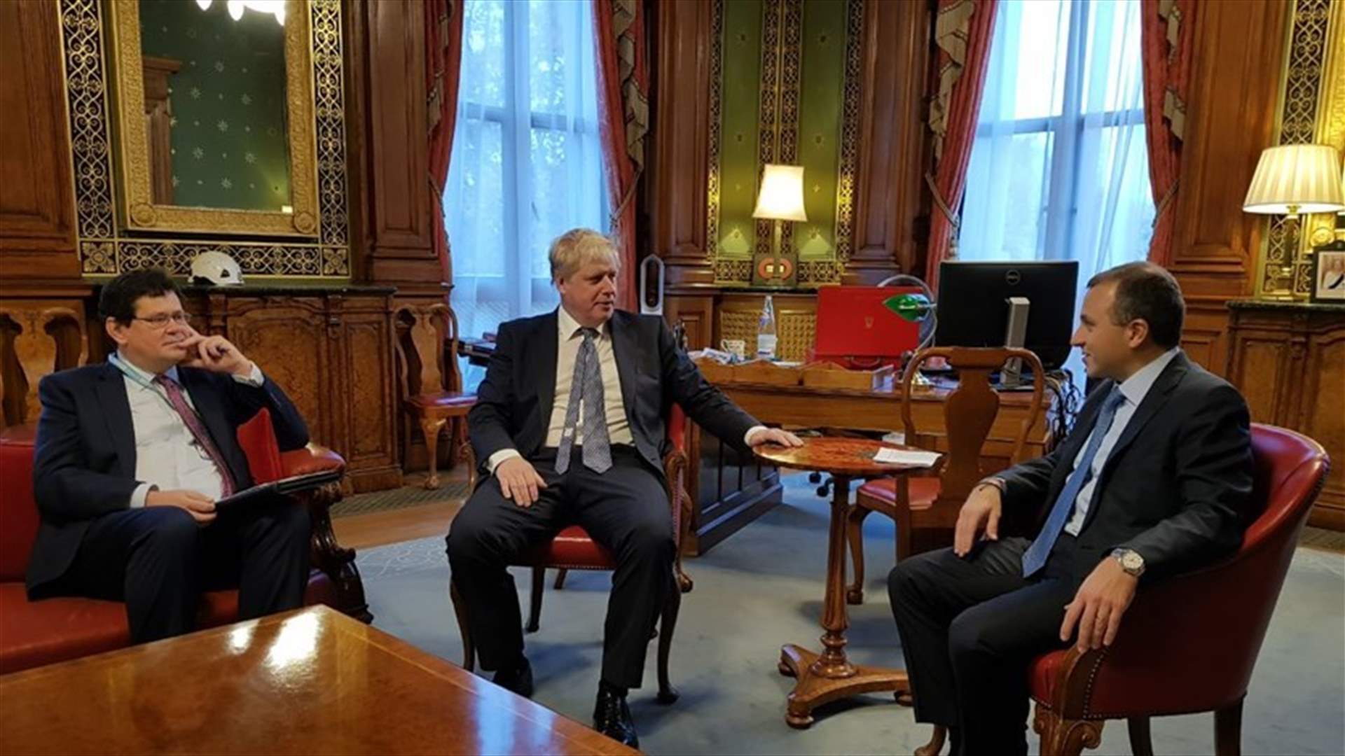 Minister Bassil meets with UK Foreign Secretary Boris Johnson