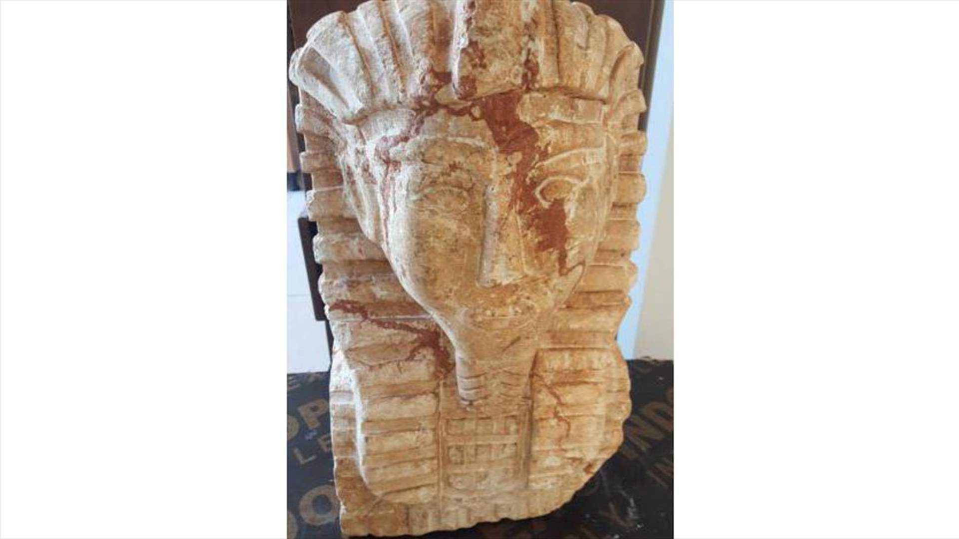 بالصورة - قطعة صخر على شكل رأس ملك في عرمون.. بـ 120 ألف دولار؟!