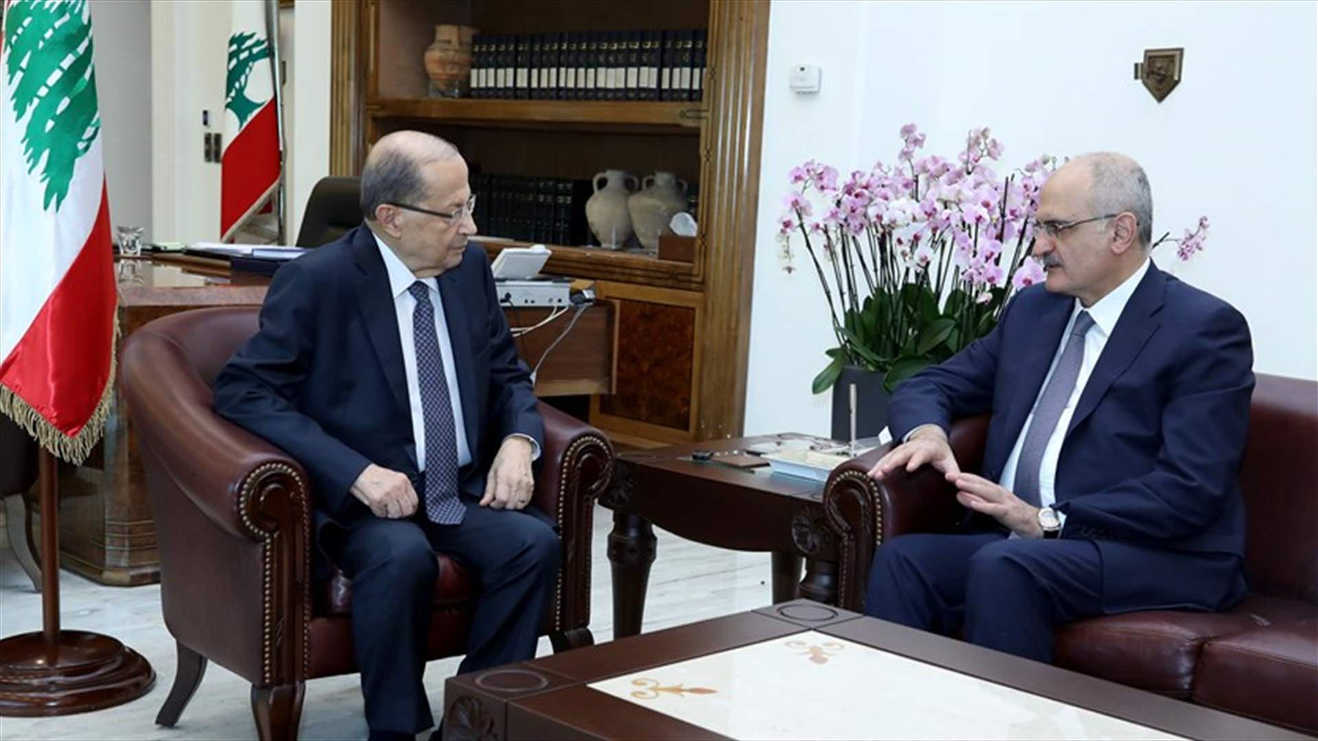 عون: نأمل ان تكون الأزمة انتهت...وكرامة لبنان تتقدم على كل المصالح