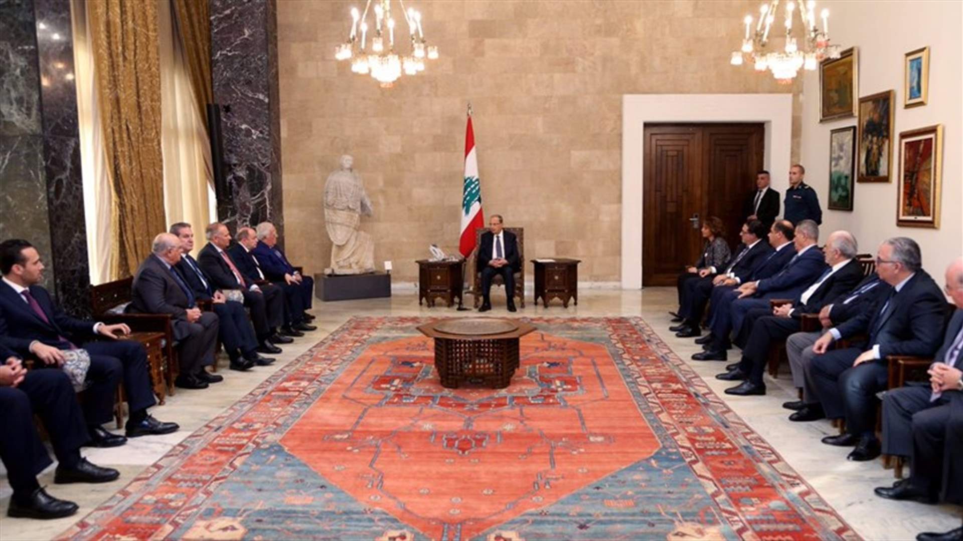 وفد لقاء الهيئات الاقتصادية والاتحاد العمالي العام يلتقي عون