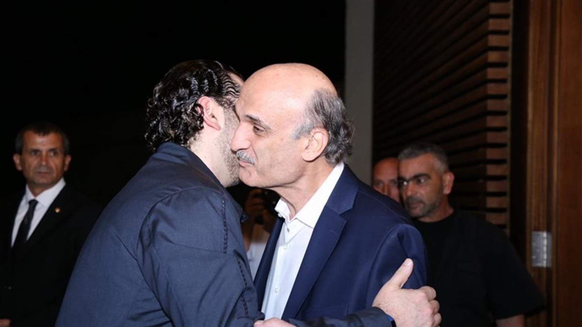 جعجع للحريري: كانا أسبوعين طويلين...والاخير يرد: ايه والله