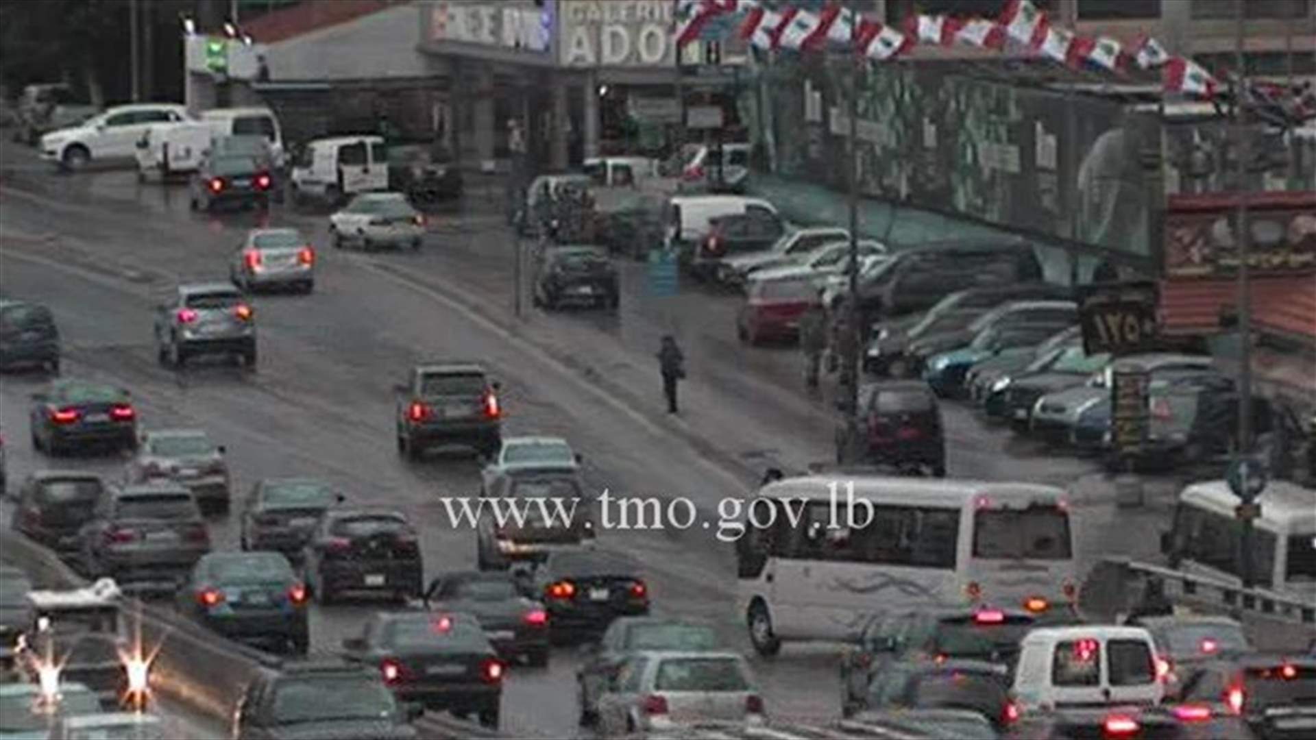 بالصورة- تصادم بين 7 سيارات على جسر انطلياس- المسلك الشرقي