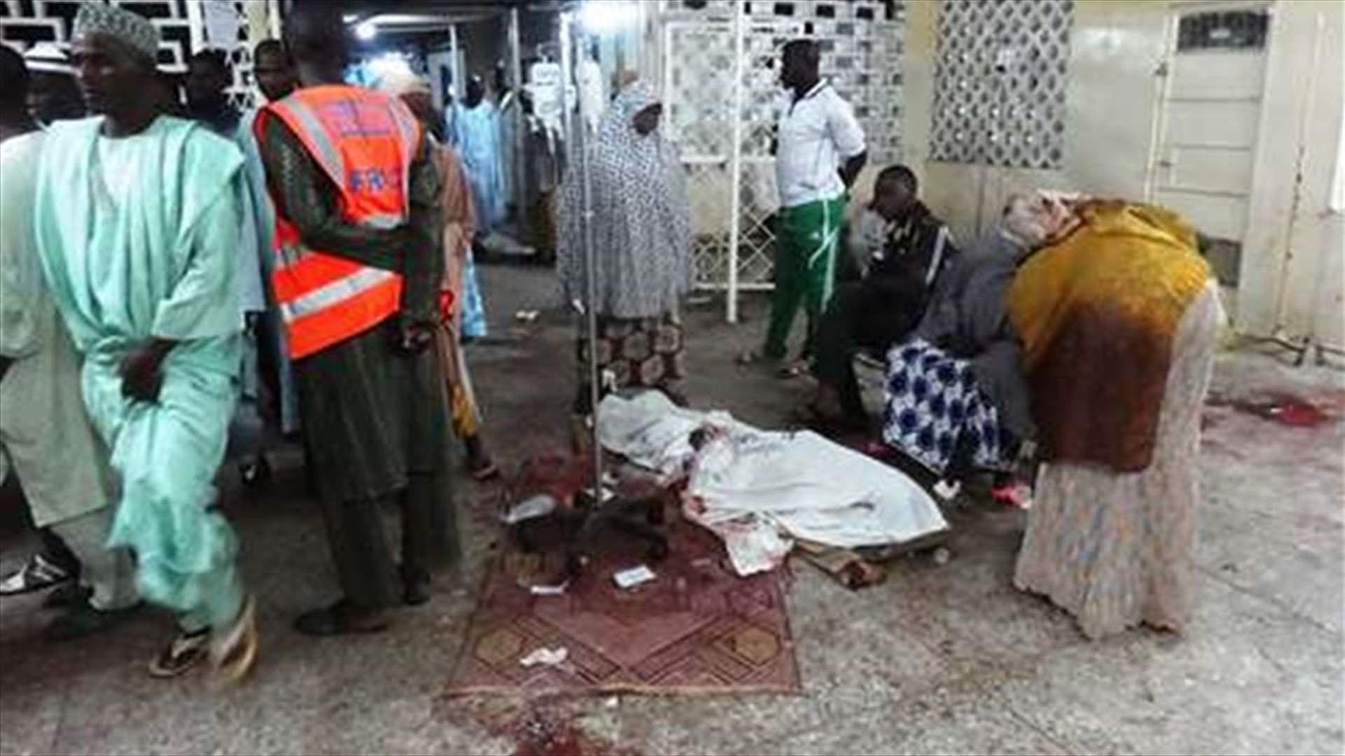 50 قتيلا في هجوم انتحاري استهدف مسجدا في نيجيريا