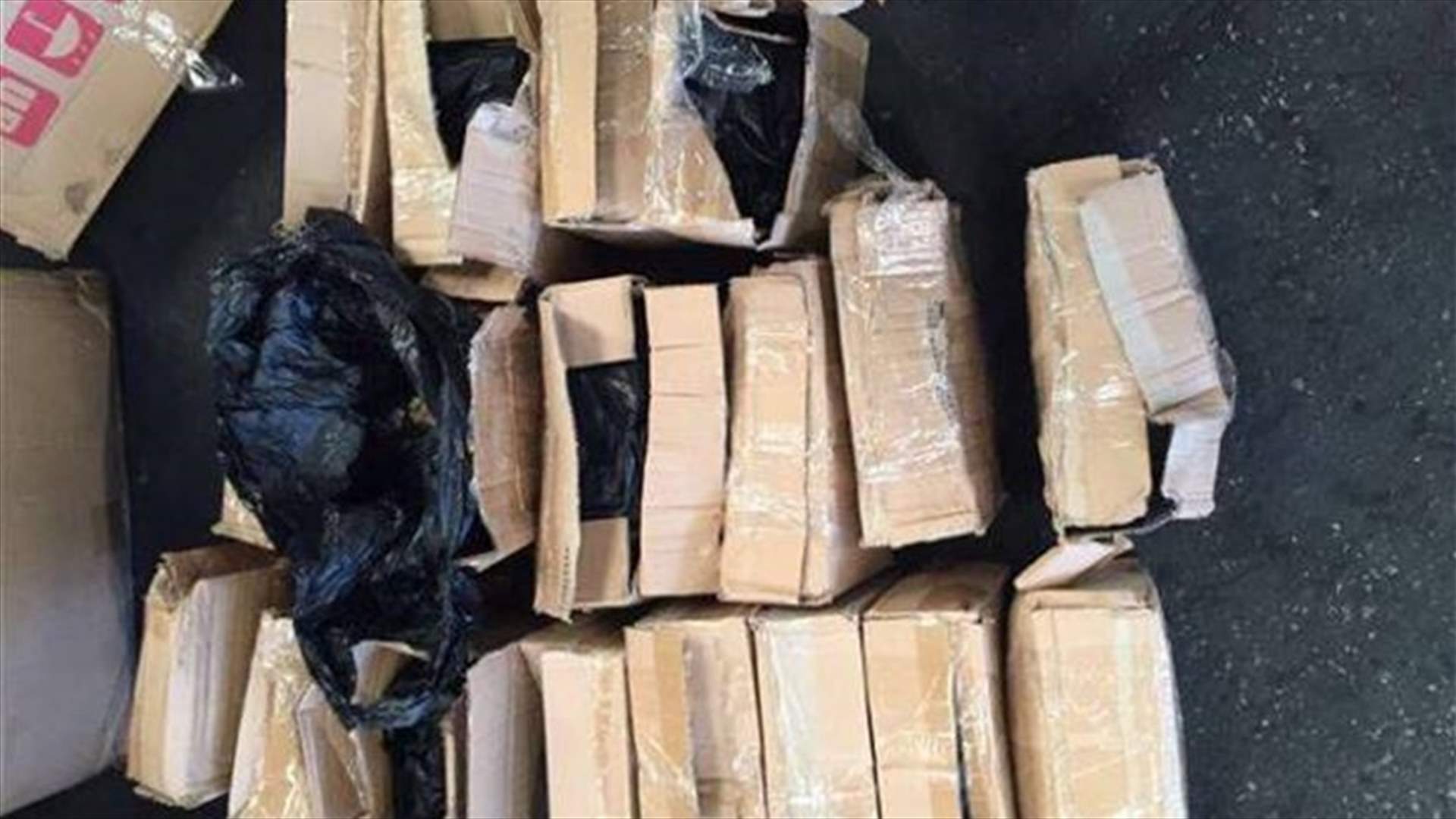 Lebanese customs seize 100 iPhone X devices