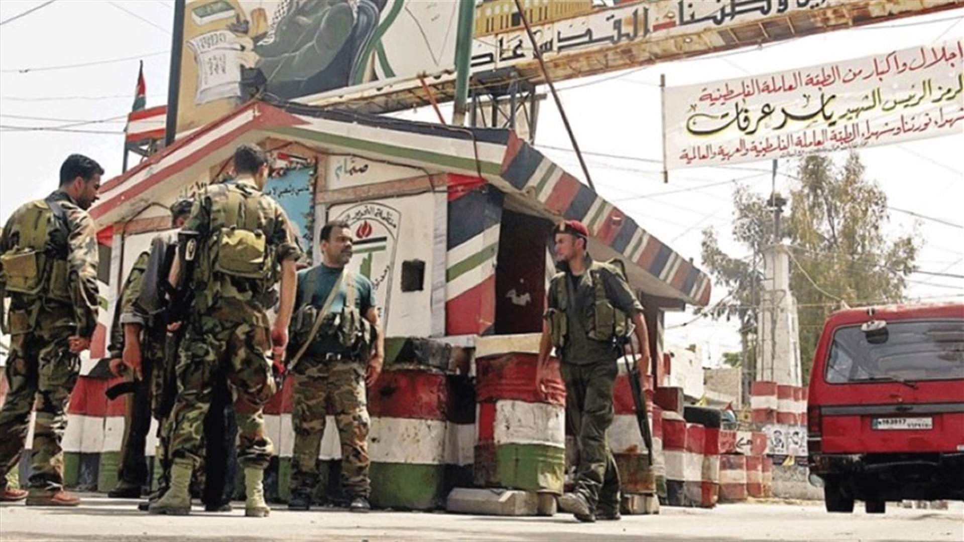 جريح باشكال فجرا في عين الحلوة