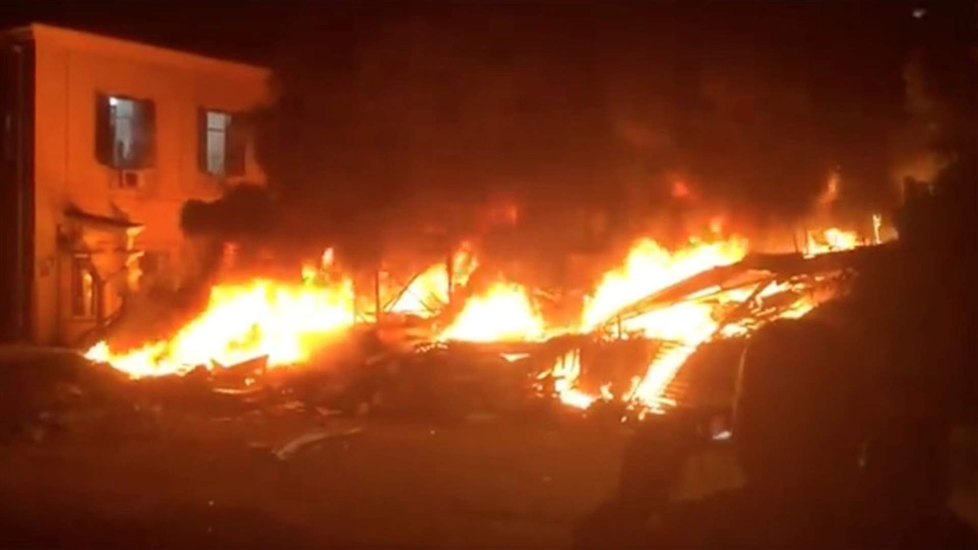 بالصور - قتلى إثر انفجار بمبنى في تل أبيب