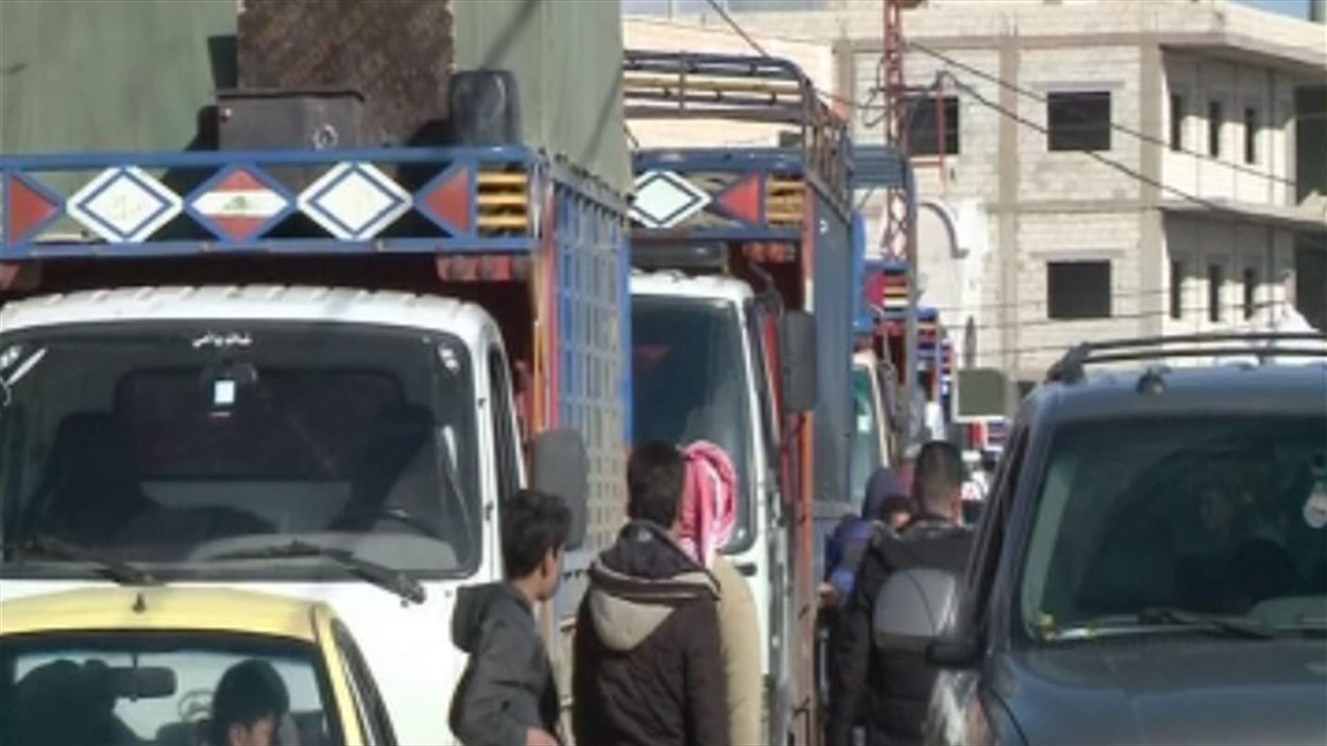 اهالي الطفيل يعودون الى بلدتهم