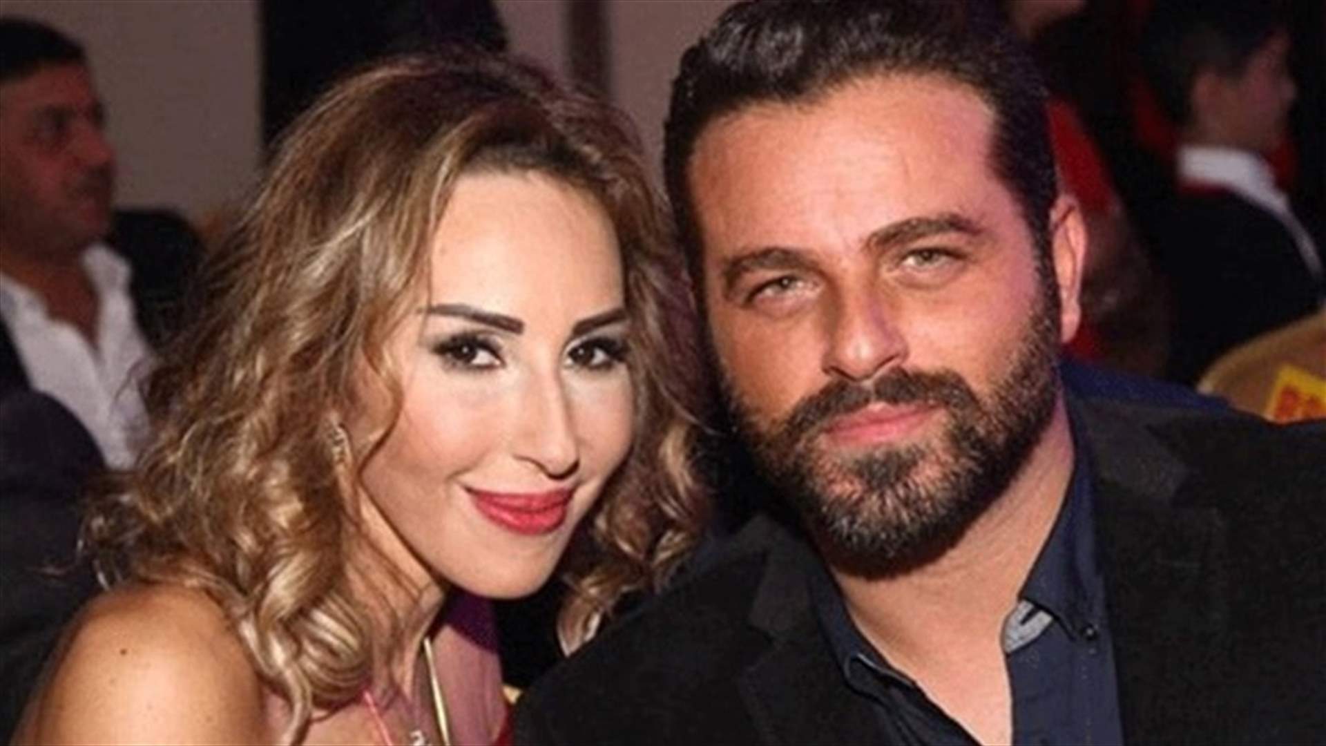 بالصور – قبلة من يوسف الخال لشقيقته ورد... والأجواء عائلية!