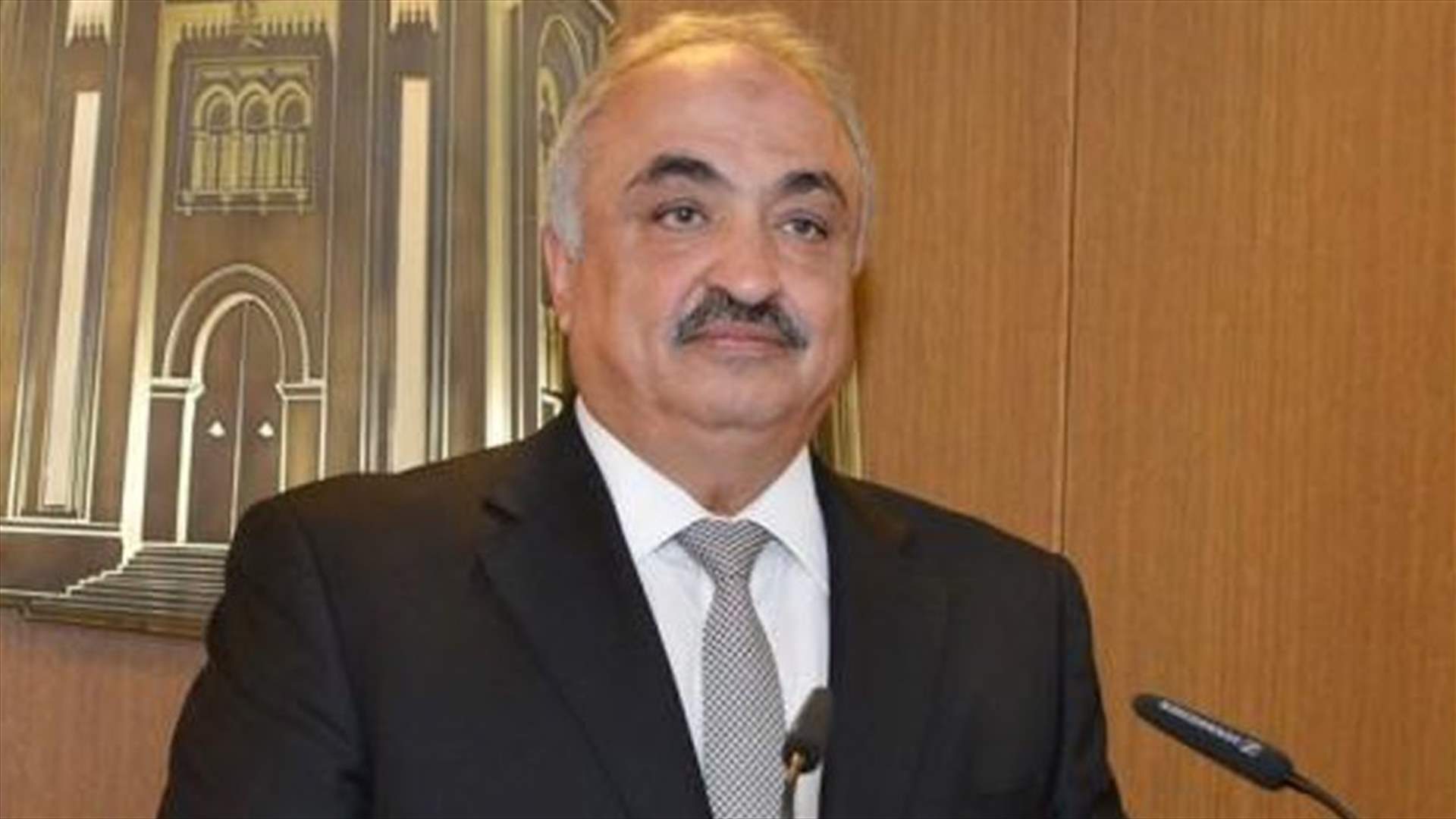 الحجار: قرار ترشحي بيد الحريري