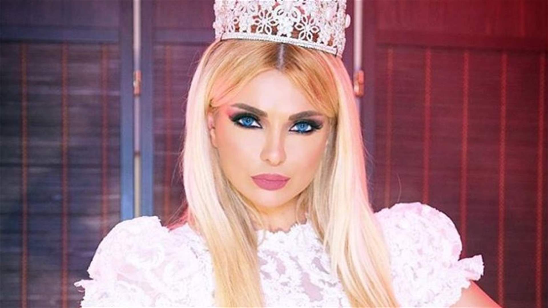 ميريام كلينك تحتفل بأول مطعم من لحوم البشر!
