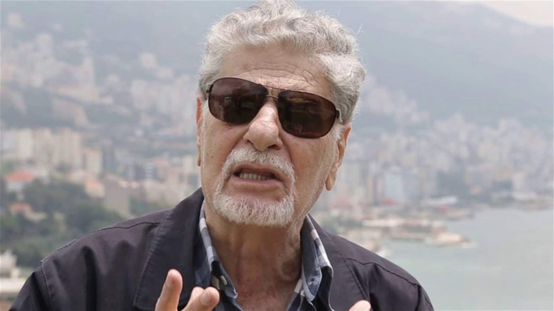 الرئيس عون يمنح وساما لجلال خوري