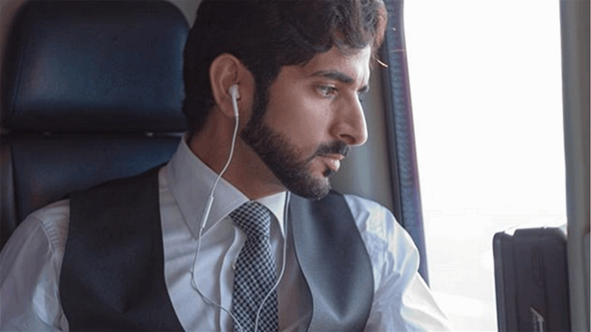 ولي عهد دبي يوثق خوضه لمغامرة استثنائية