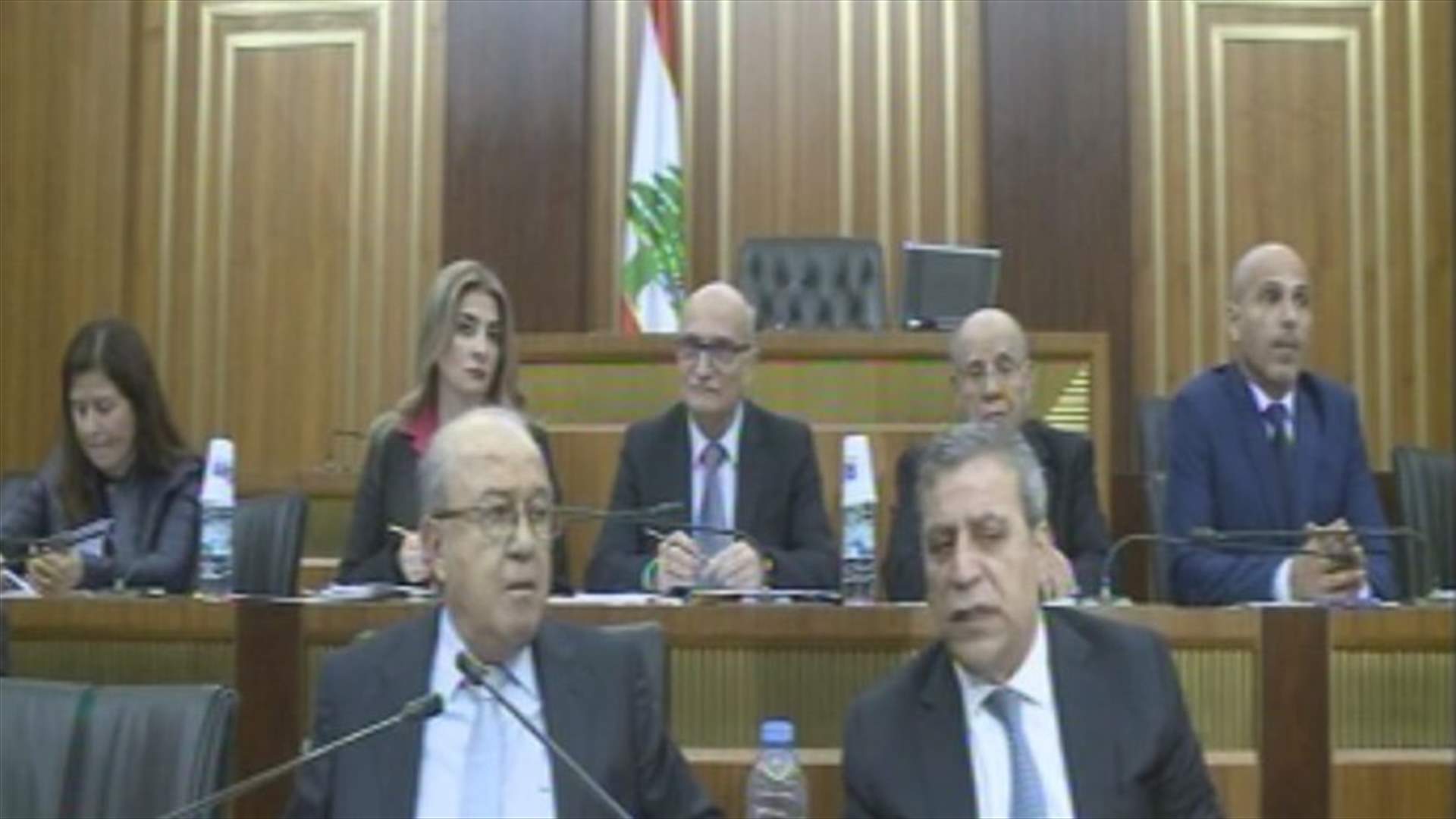 نقاش حاد وصراخ في جلسة اللجان المشتركة... والسبب؟