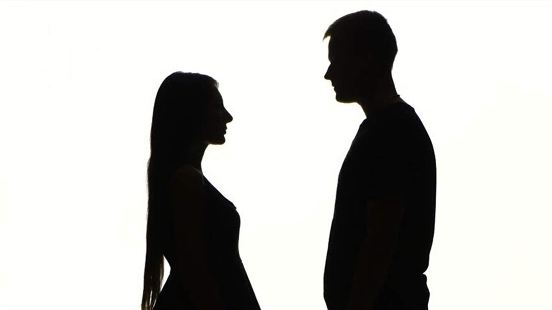 اشتكت على زوجها بعدما حلق شعر رأسها...