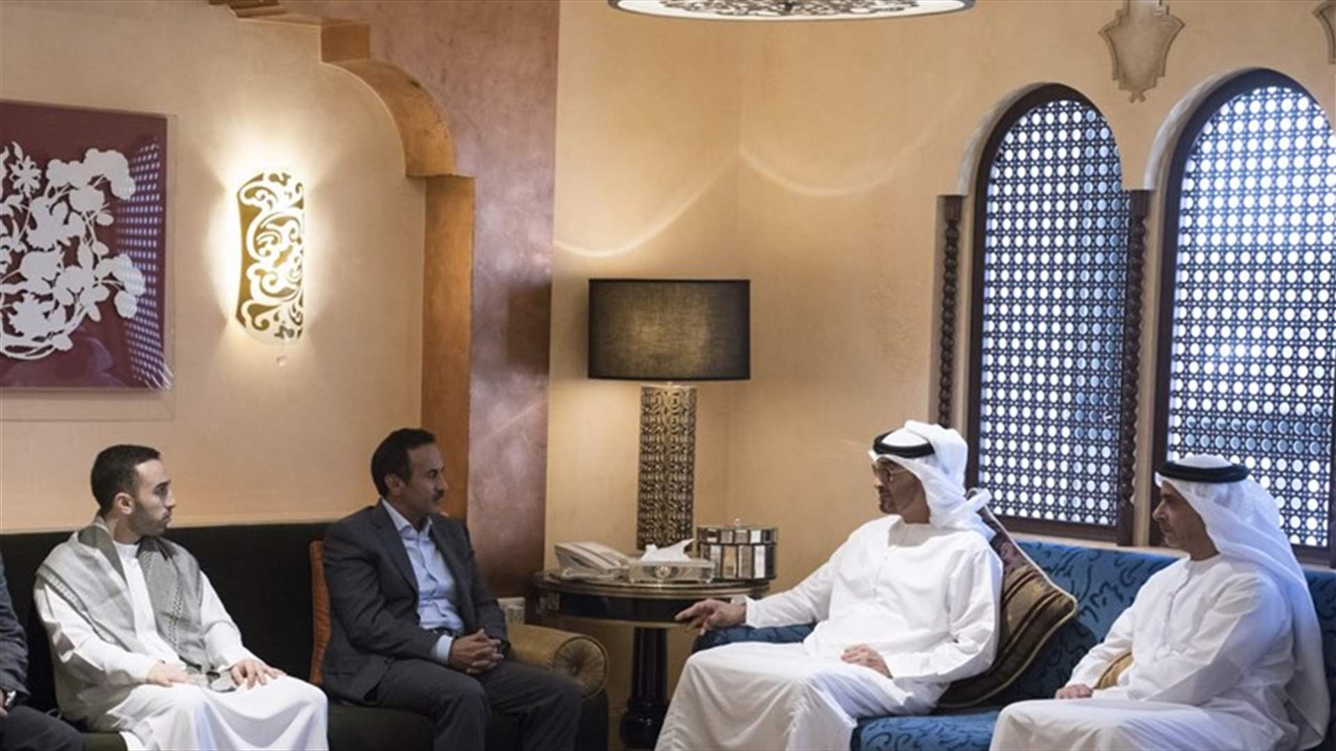 ولي عهد ابوظبي يقدم التعازي لنجل علي عبد الله صالح