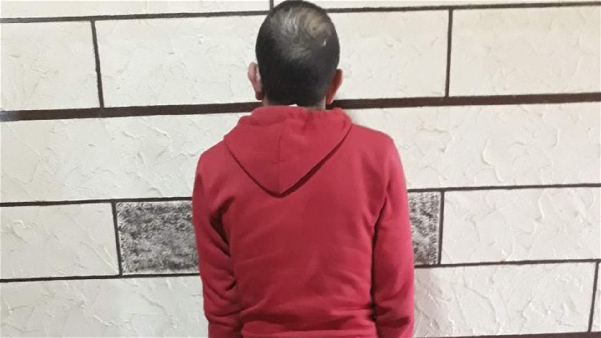يوهم الناس أنه مرافق أحد الوزراء...وهكذا ألقي القبض عليه