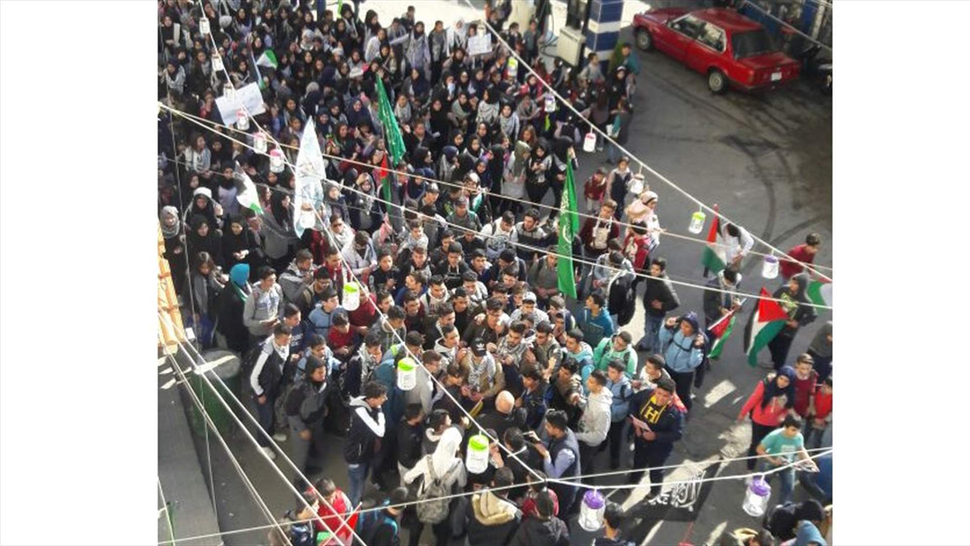 بالصور - مسيرة طلابية في عين الحلوة احتجاجا على قرار ترامب بشأن القدس