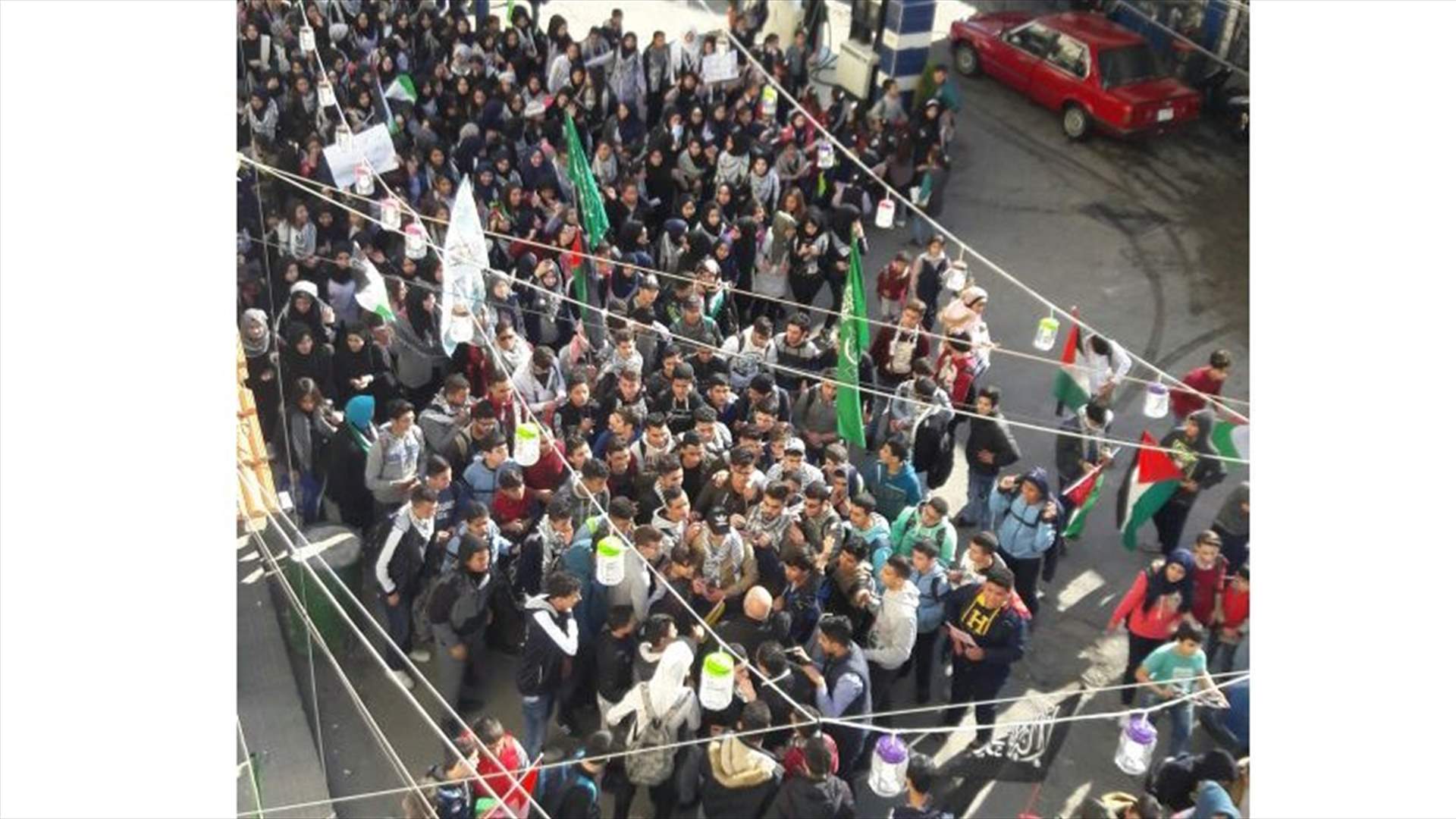 [PHOTOS] Student rallies in Ain al-Helweh to protest against Trump’s decision on Jerusalem