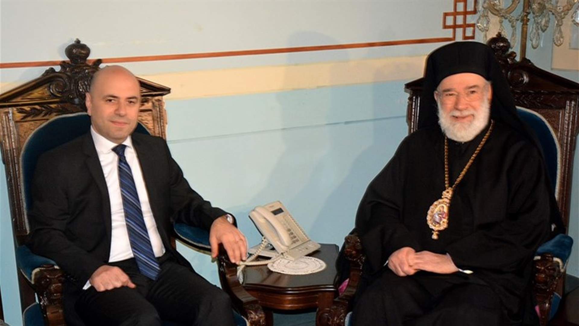 حاصباني: لا أعلم لمن يوجه الحريري الكلام عن الطعن بالظهر