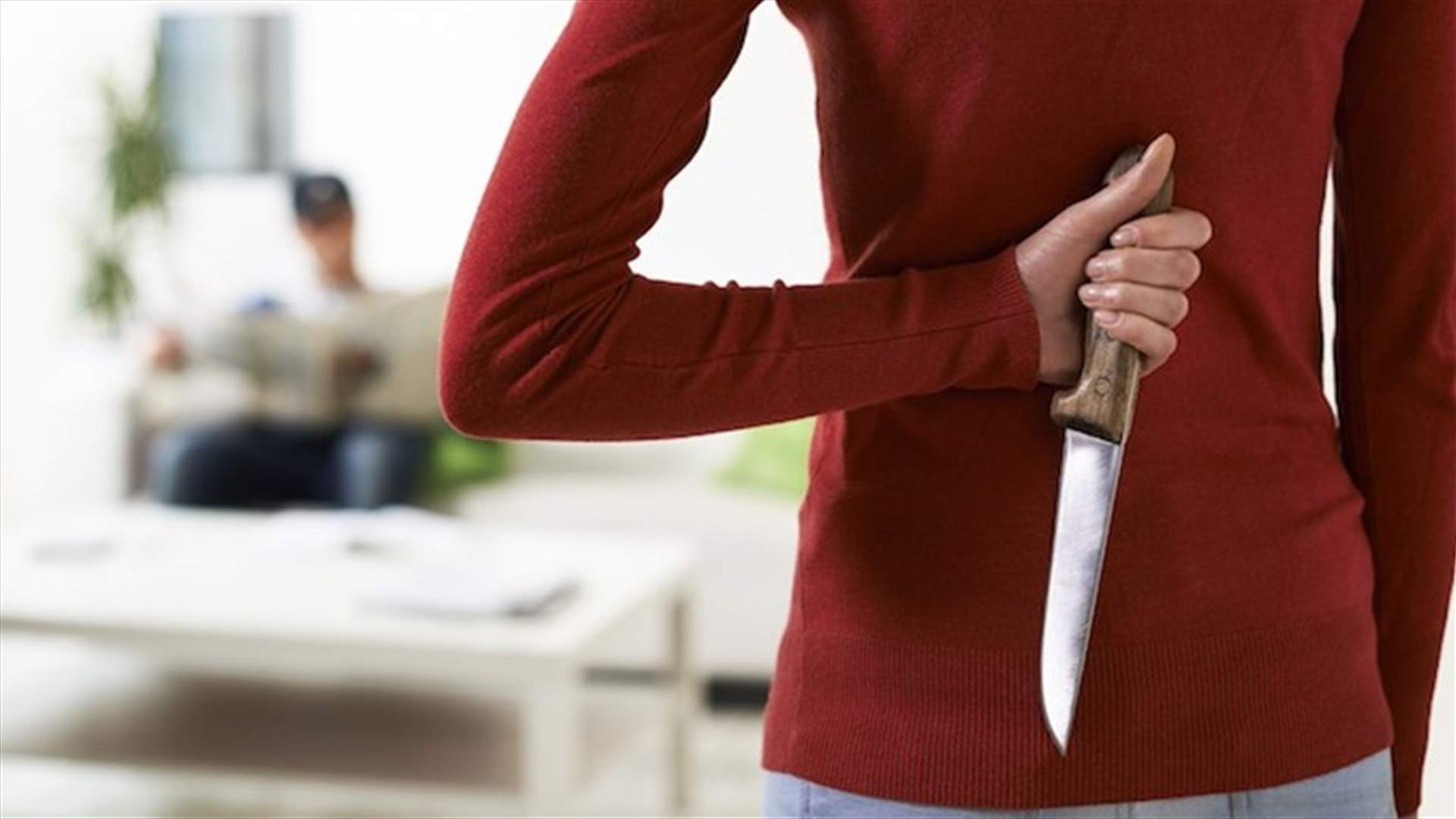 قتلت زوجها بمساعدة عشقيها... لكن ما فعله الأخير بعدها لا يُصدّق!