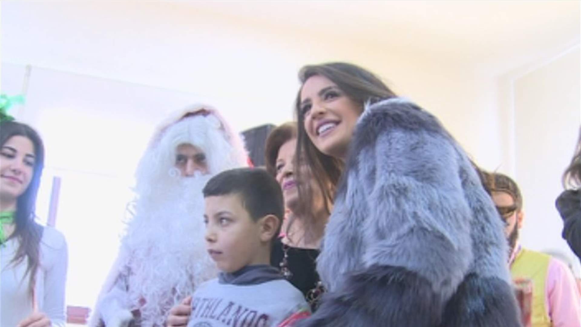 ملكة جمال لبنان توزع الهدايا على اطفال مركز  GNK Traffic Academy