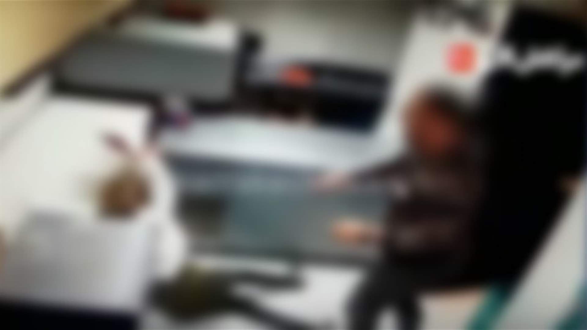 فيديو صادم.. فنان عربي يضرب زوجته بوحشيّة