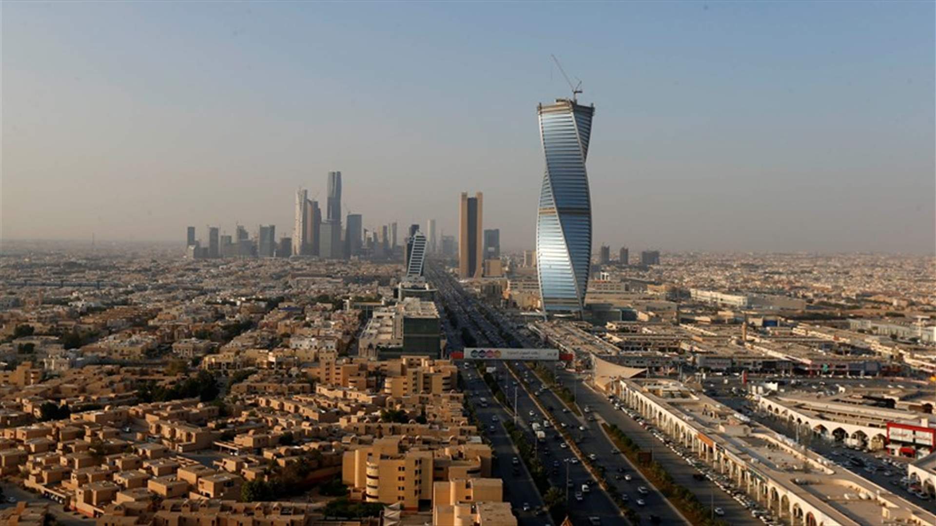 التحالف بقيادة السعودية: صاروخ الحوثيين كان يستهدف مناطق سكنية ولا أضرار