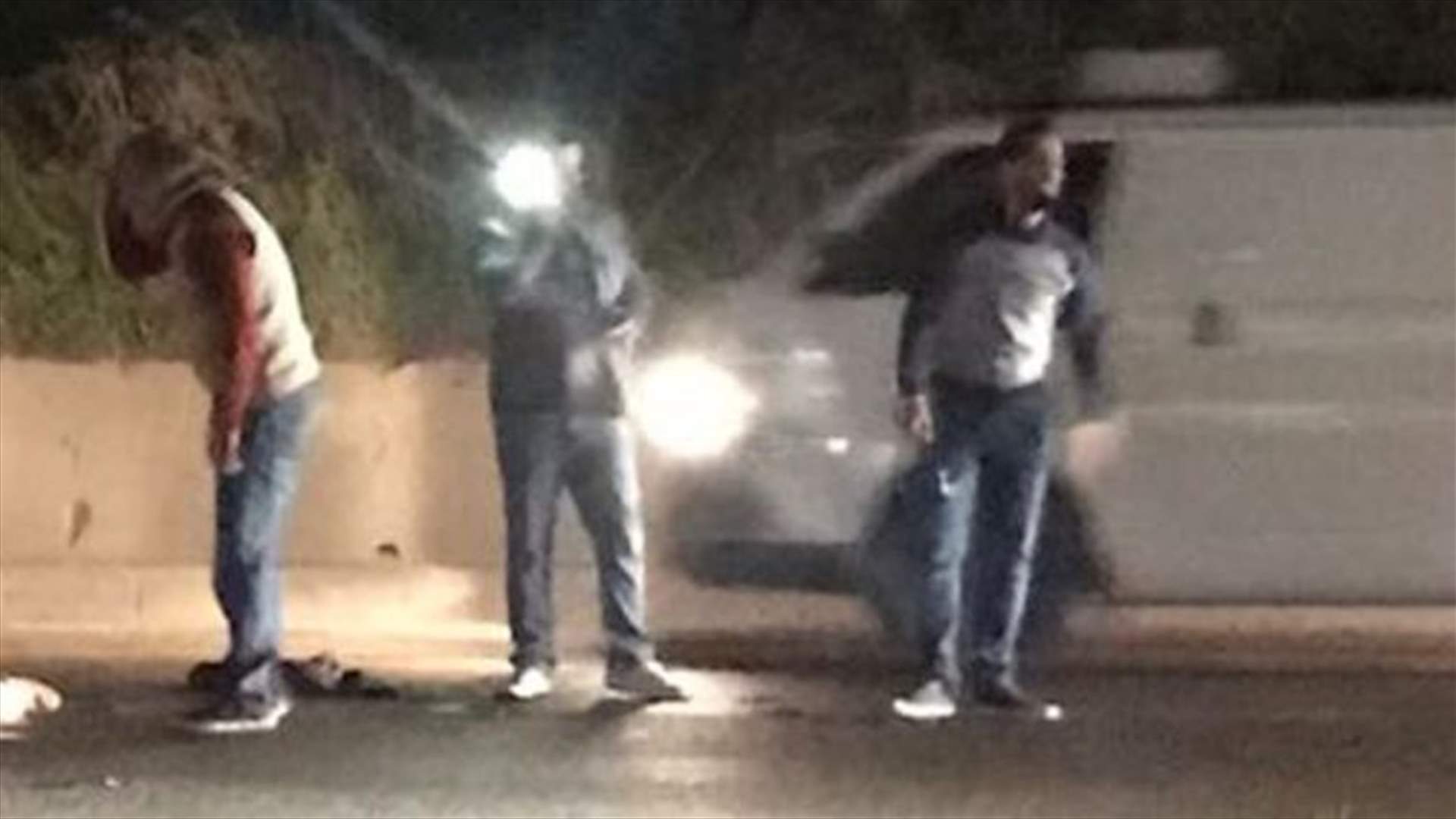 خرج ليتفقد عطل سيارته على طريق الكرنتينا...وهذا ما حدث