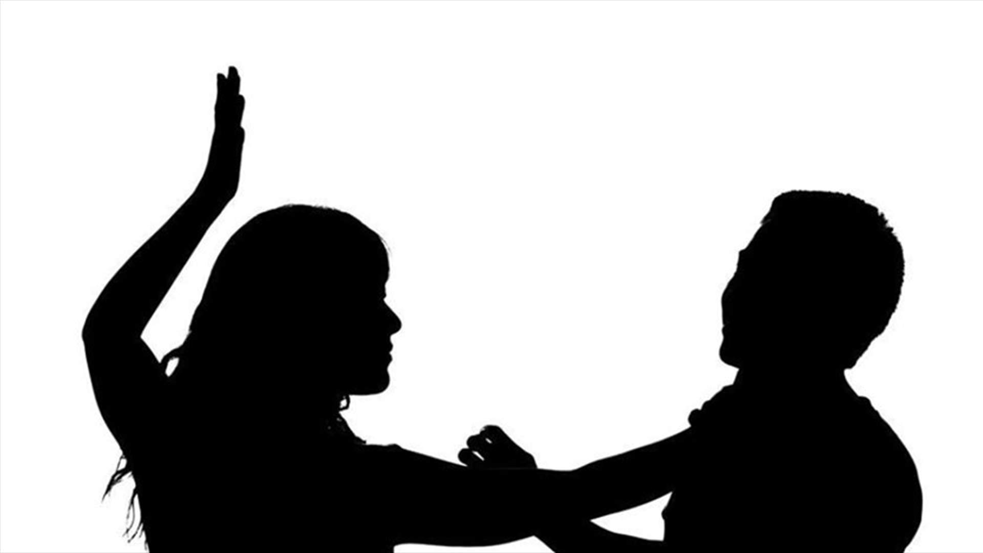 اشترطت على زوجها أن "تصفعه أمام عائلته"...كي تلبي طلبه!