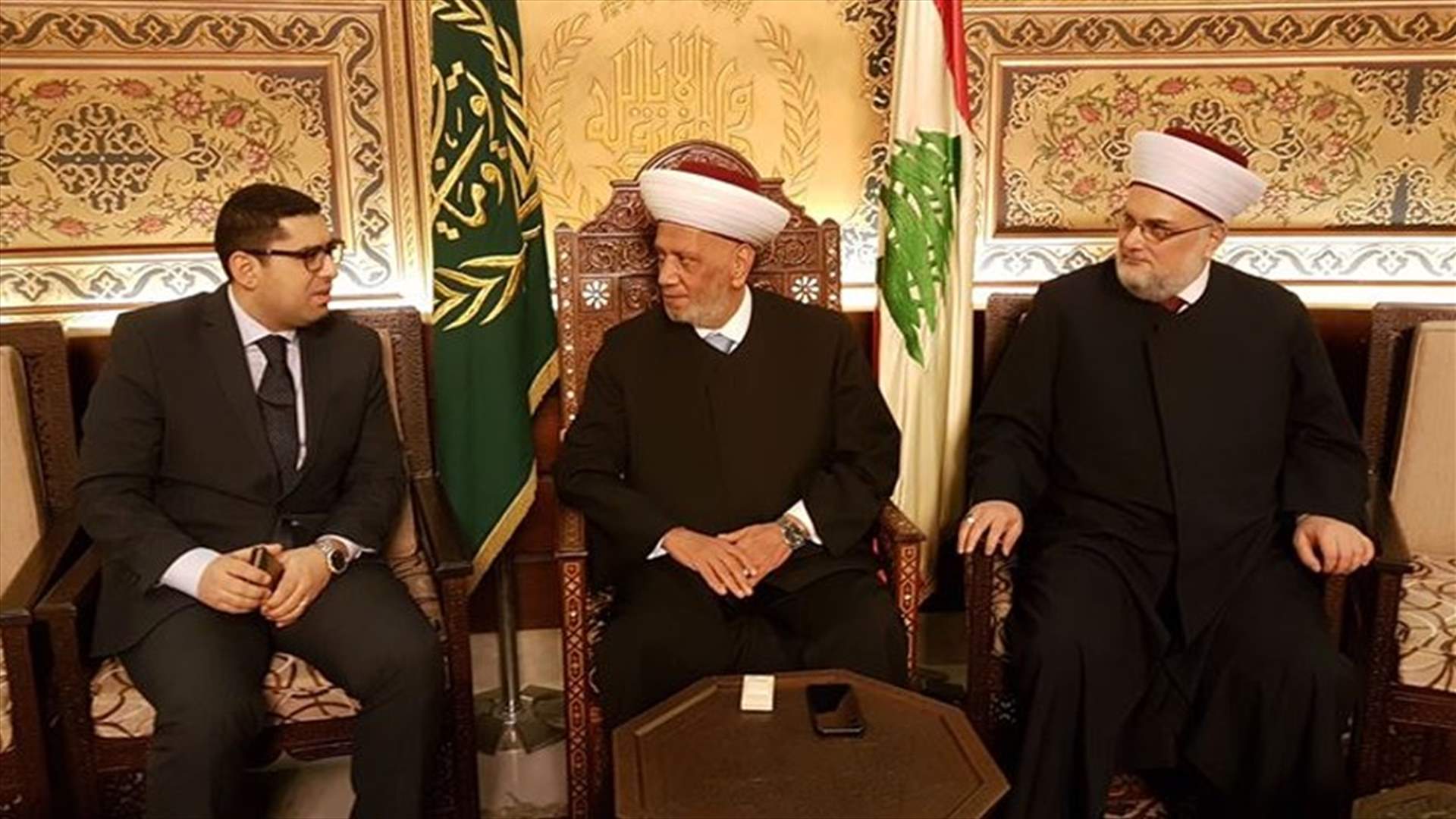 دريان لأهالي السجناء الإسلاميّين: قضيتكم قضية دار الفتوى ونطالب بالعفو العام الشامل