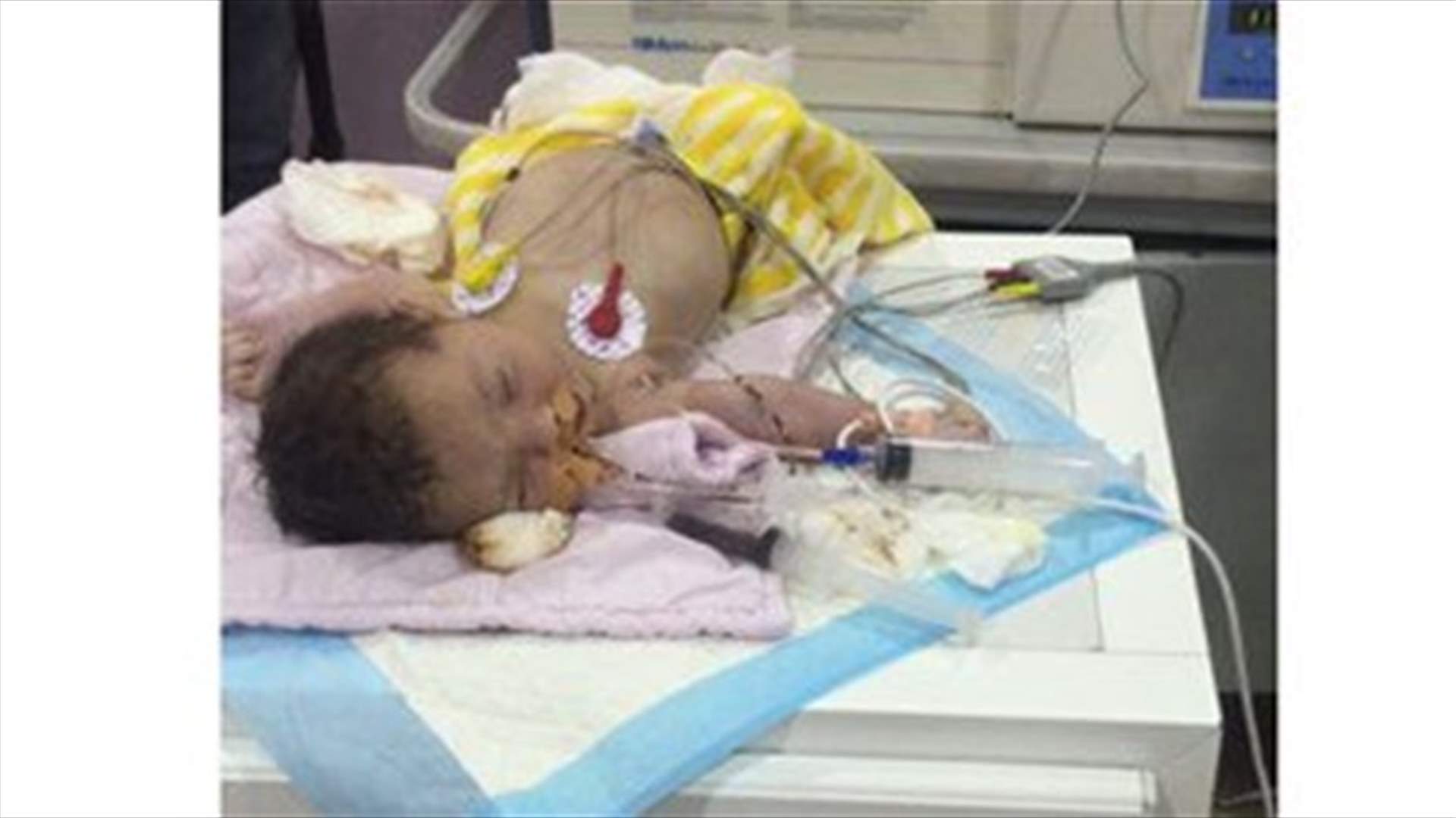 [PHOTOS] Newborn baby found inside a carton box in Baalbek