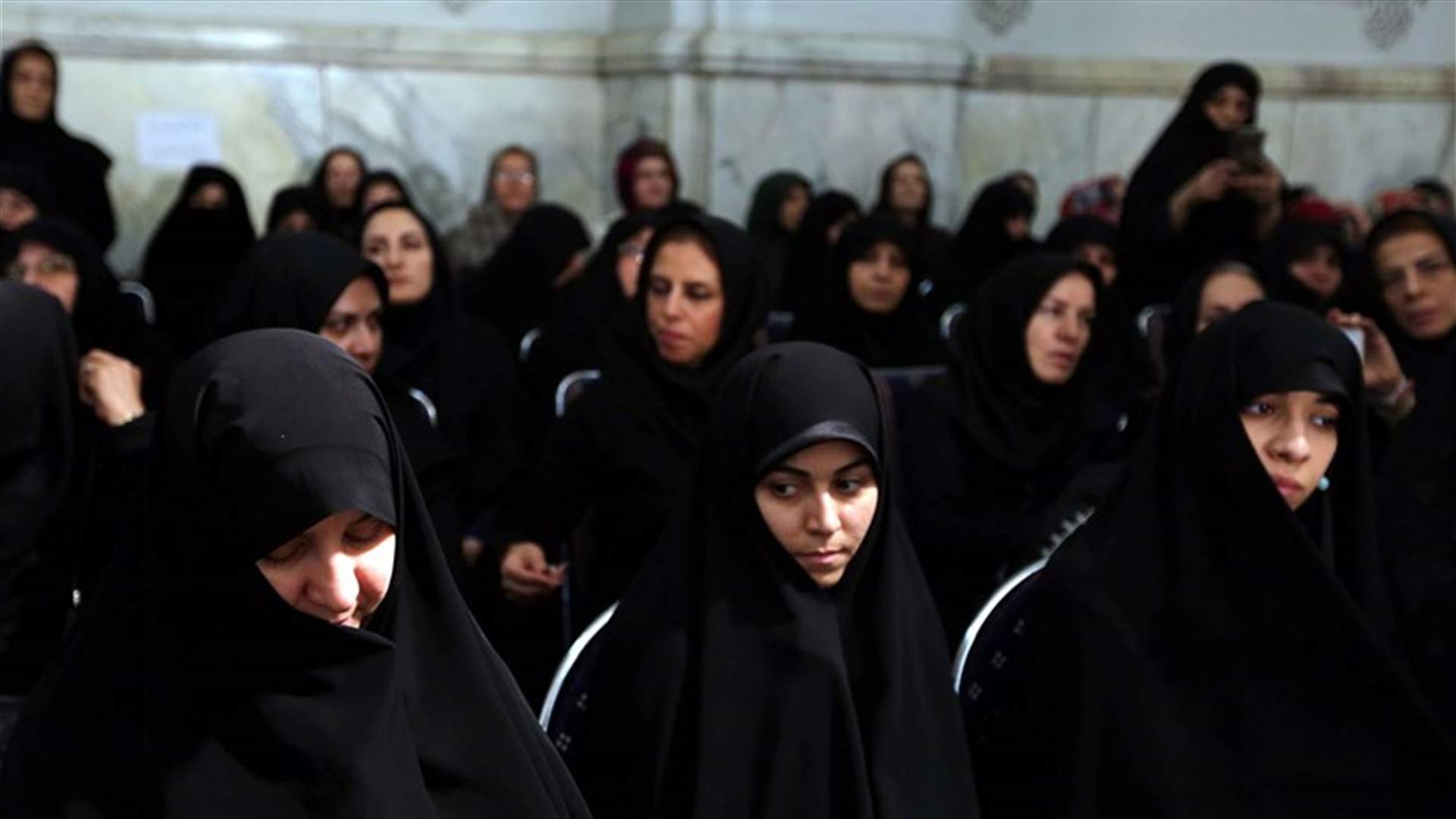 توقيف 230 شابا وفتاة في ايران بسبب الاختلاط