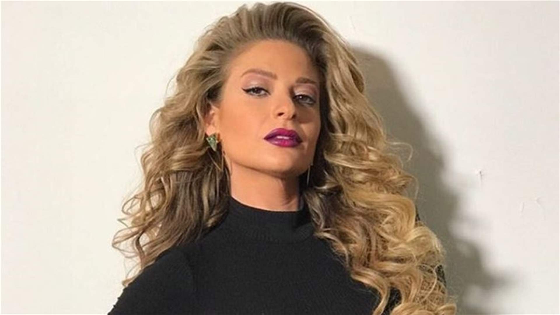 بالفيديو: شاهدوا طرافة والد باميلا الكيك للمرة الأولى.. وصورة عائلية تشعل الإنترنت