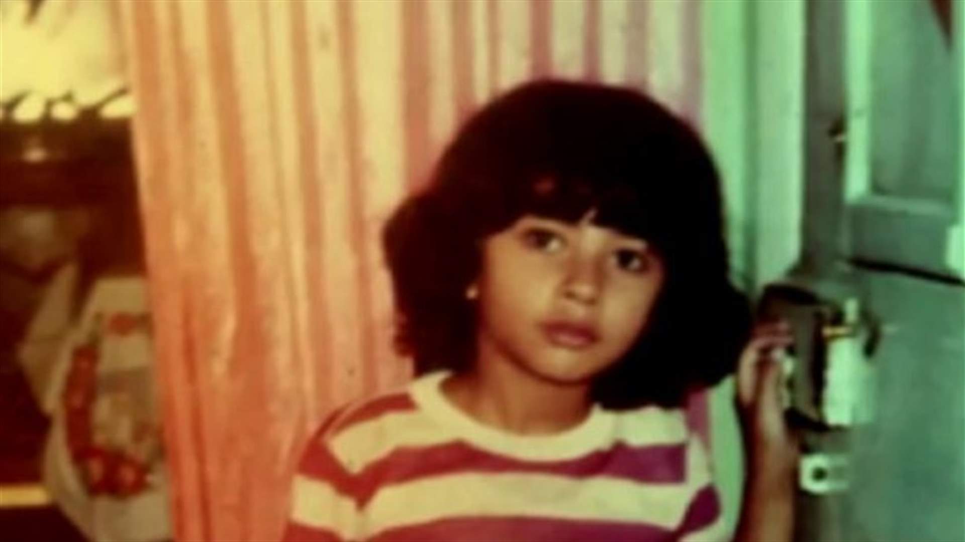 بالصورة: هذه الطفلة البريئة تحوّلت إلى نجمة إغراء عربية.. من هي؟